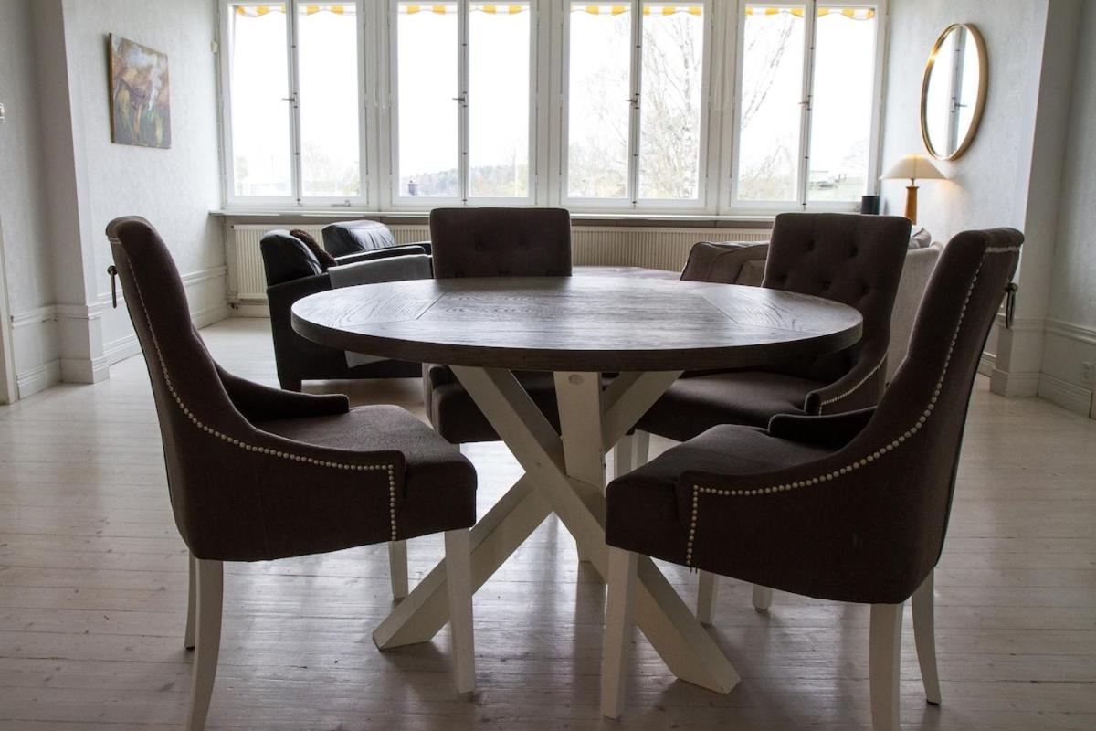 Central penthouse rooms near ferry, bus, nature