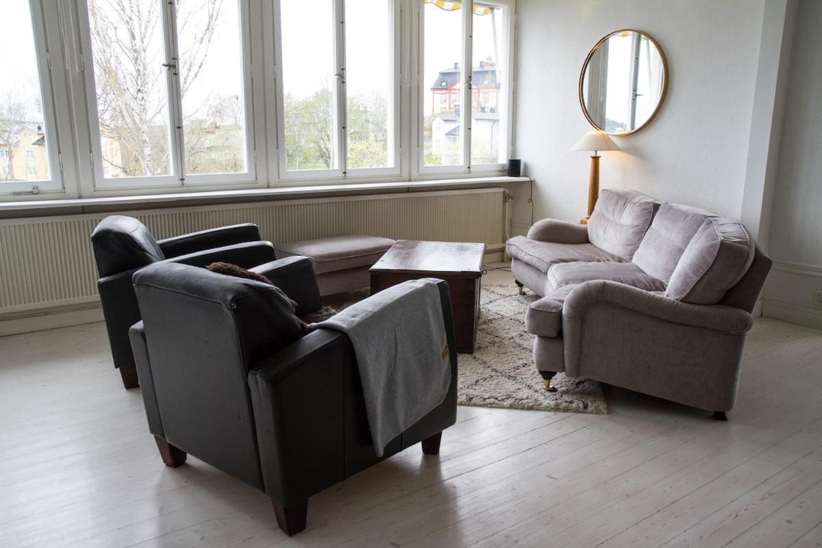 Central penthouse rooms near ferry, bus, nature