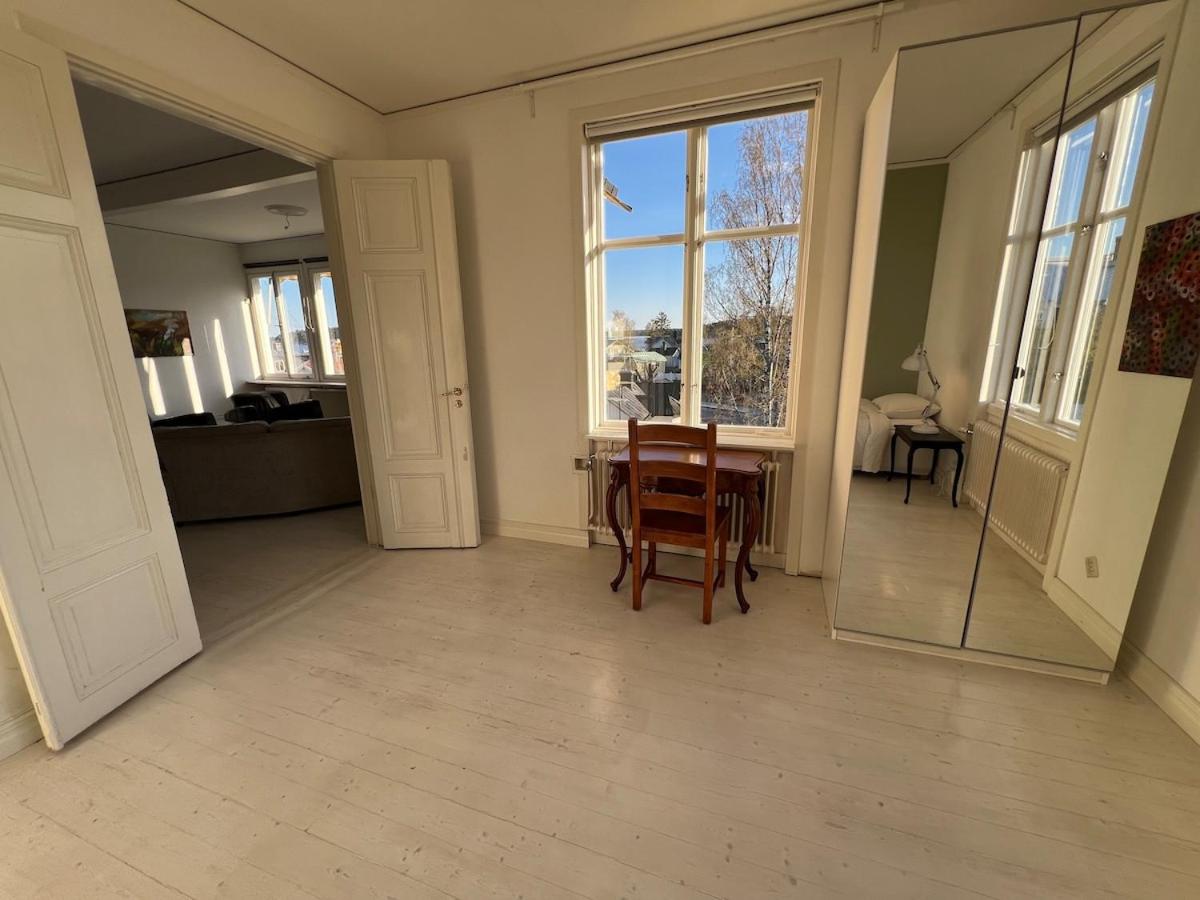 Central penthouse rooms near ferry, bus, nature
