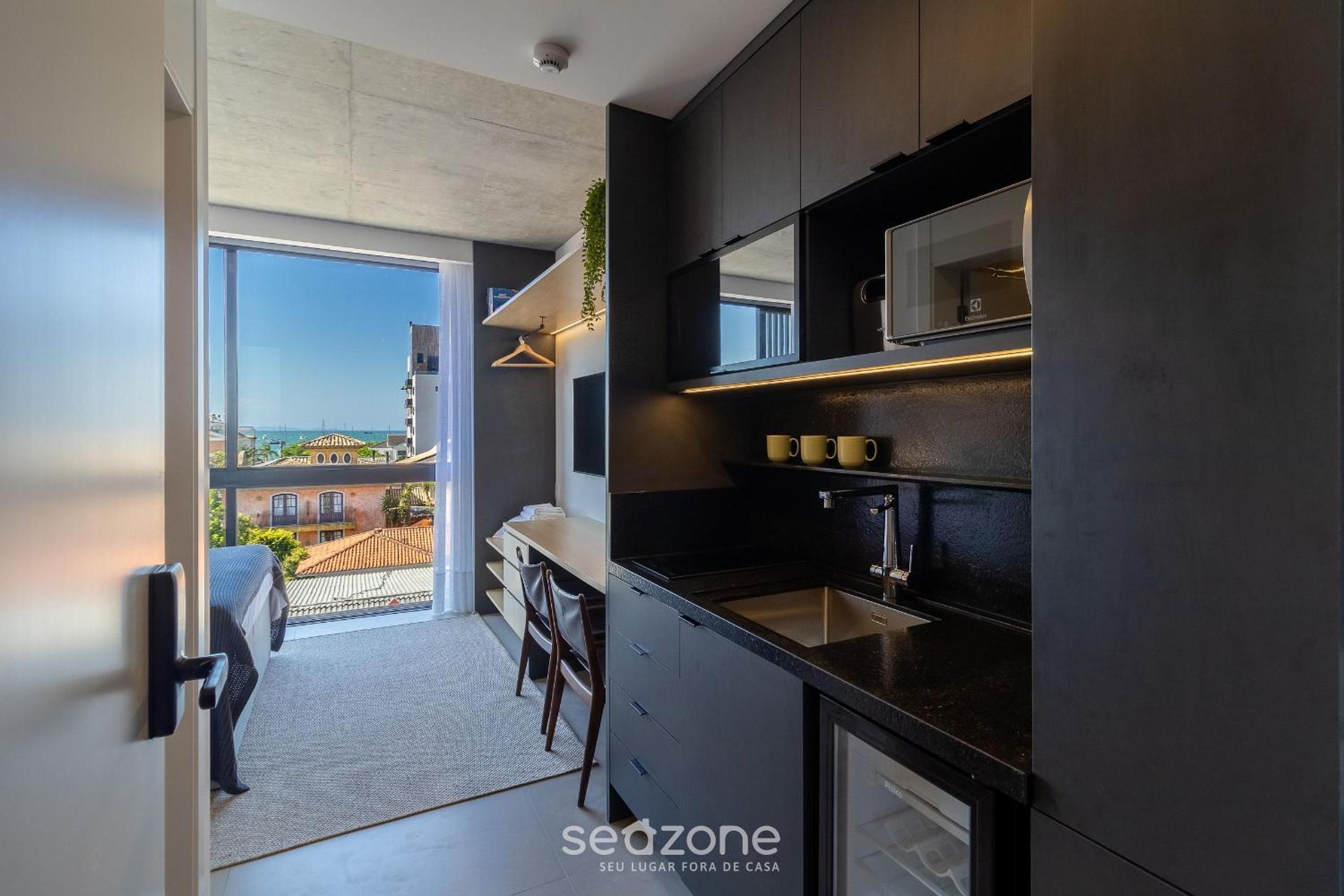Studios in Building with Swimming Pool in Jurerê - SOT