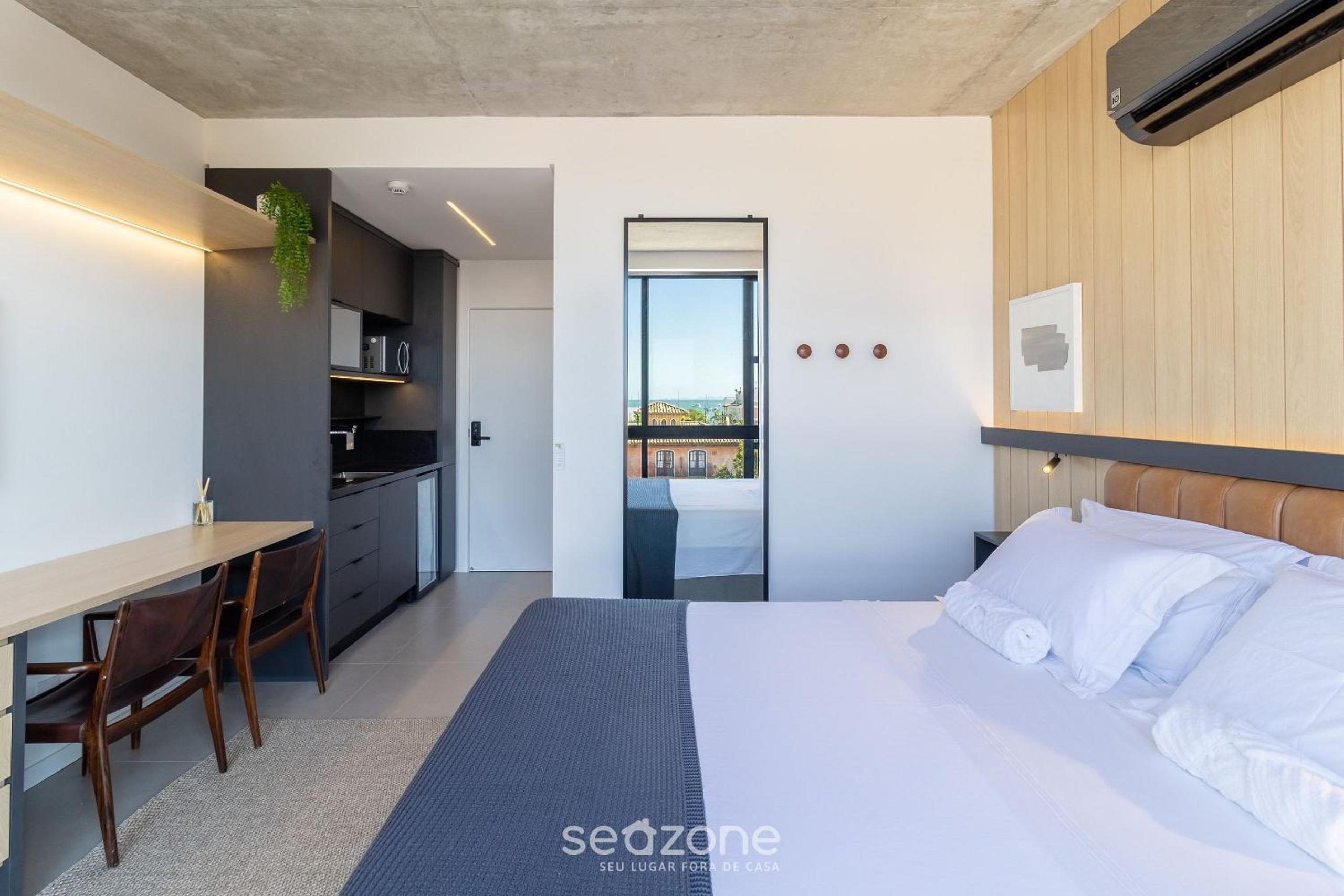 Studios in Building with Swimming Pool in Jurerê - SOT
