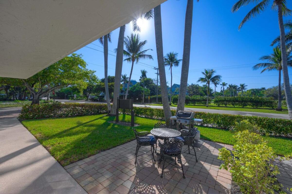 LeMarquis -1 BR Condo Near 5th Ave S and Gulf of Mexico, King Bed and Private Outdoor Space! Perfect Location for Dining Shopping and Exploring Naples