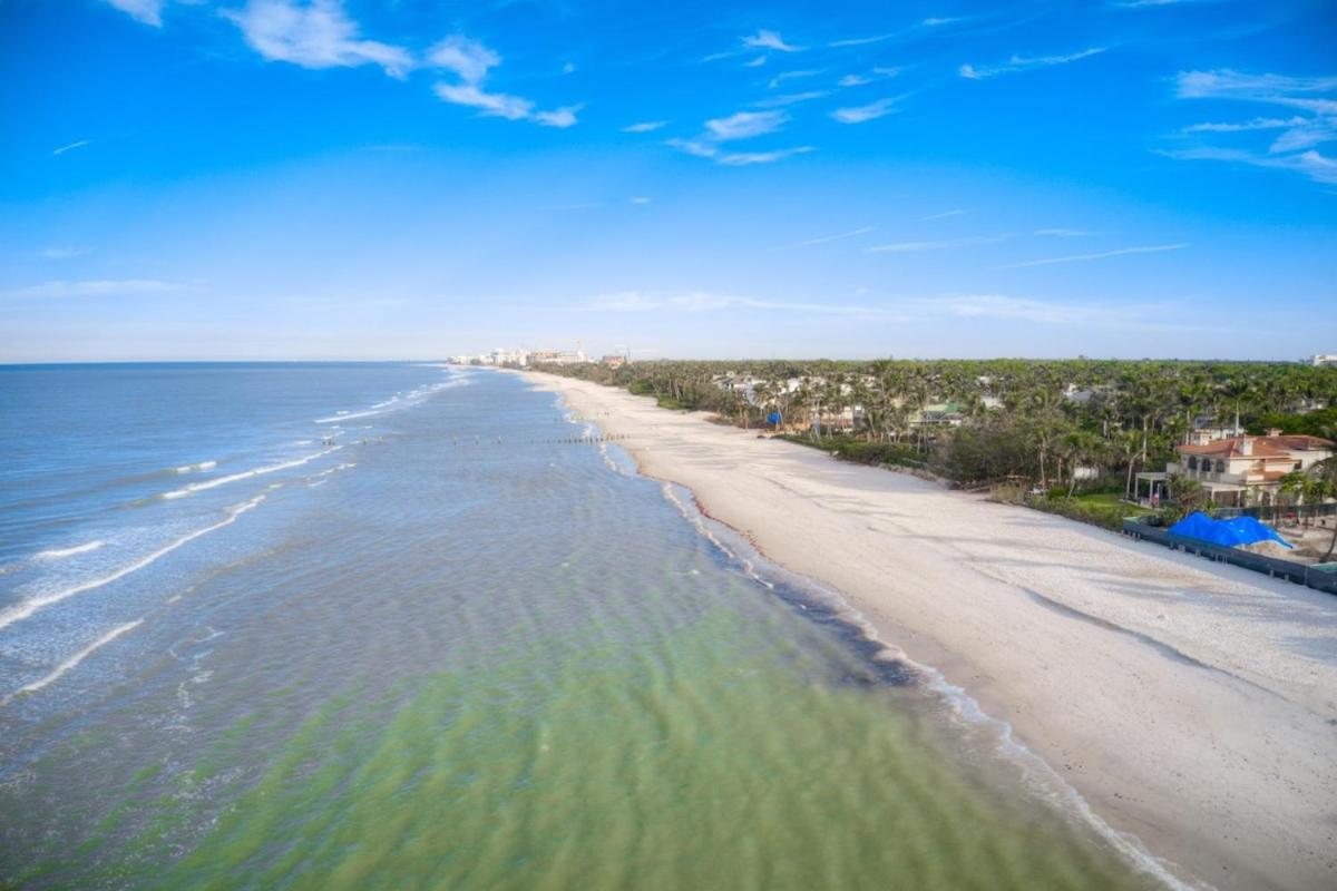LeMarquis -1 BR Condo Near 5th Ave S and Gulf of Mexico, King Bed and Private Outdoor Space! Perfect Location for Dining Shopping and Exploring Naples