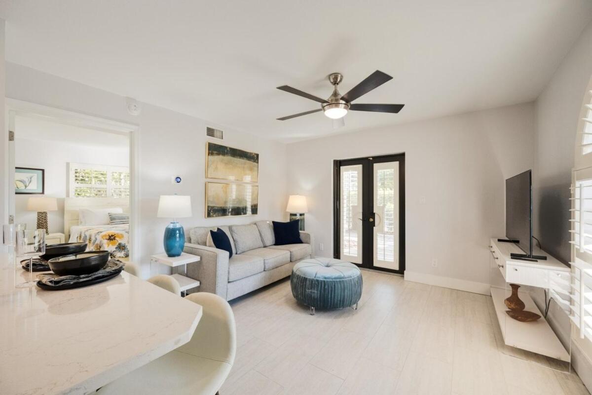 LeMarquis -1 BR Condo Near 5th Ave S and Gulf of Mexico, King Bed and Private Outdoor Space! Perfect Location for Dining Shopping and Exploring Naples