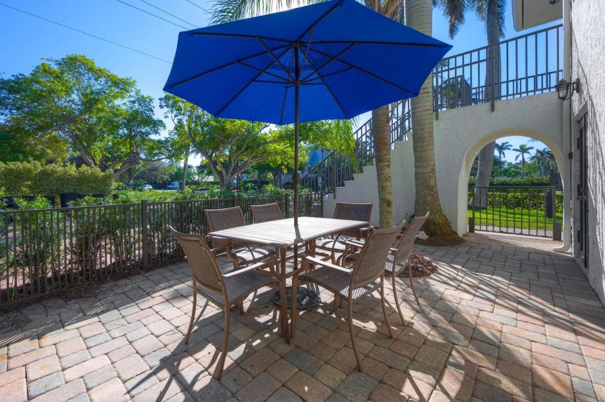 LeMarquis -1 BR Condo Near 5th Ave S and Gulf of Mexico, King Bed and Private Outdoor Space! Perfect Location for Dining Shopping and Exploring Naples