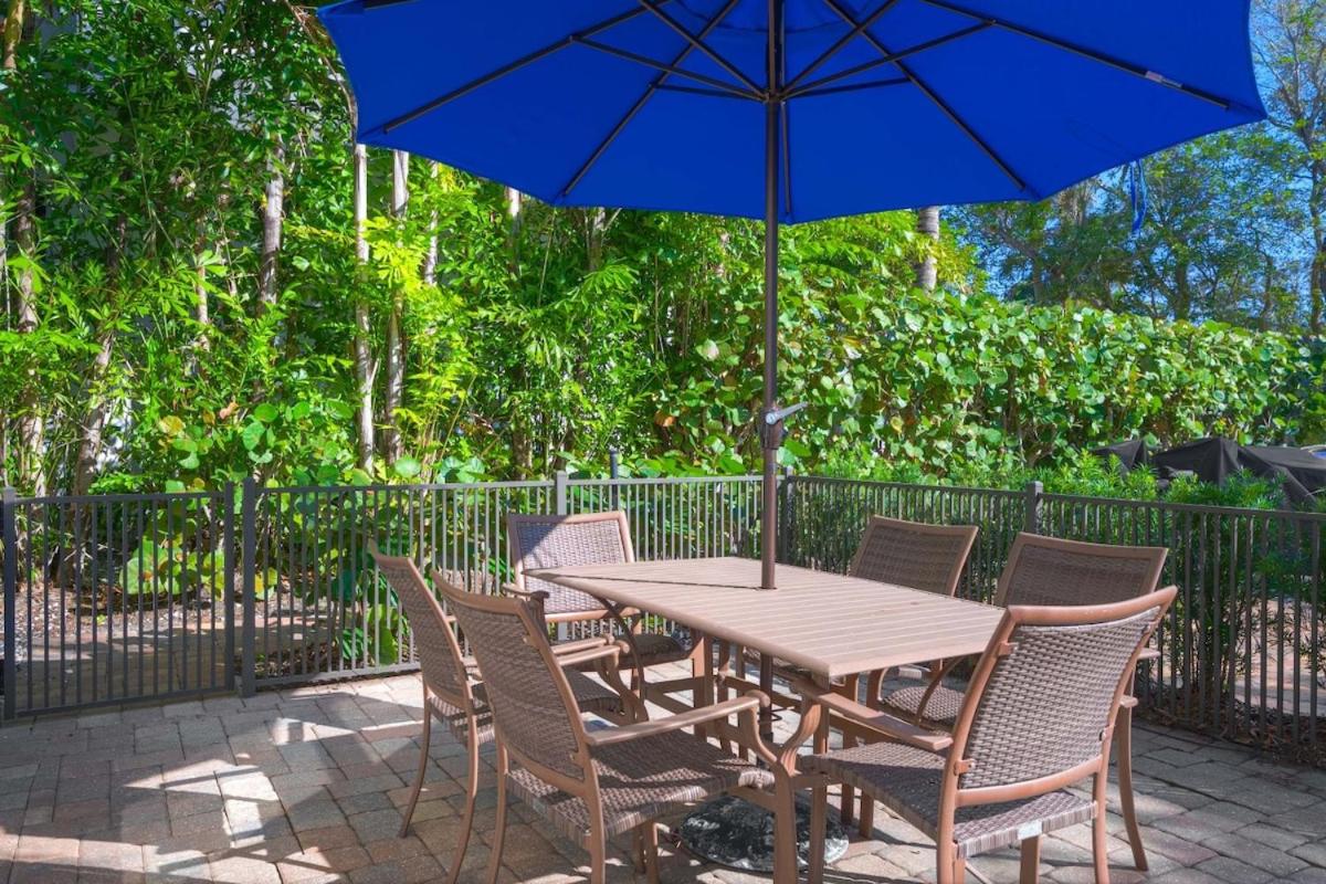 LeMarquis -1 BR Condo Near 5th Ave S and Gulf of Mexico, King Bed and Private Outdoor Space! Perfect Location for Dining Shopping and Exploring Naples