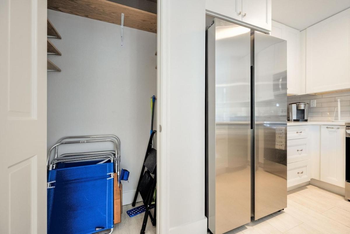 LeMarquis -1 BR Condo Near 5th Ave S and Gulf of Mexico, King Bed and Private Outdoor Space! Perfect Location for Dining Shopping and Exploring Naples