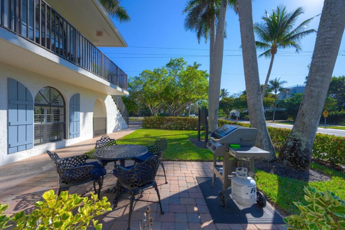 LeMarquis -1 BR Condo Near 5th Ave S and Gulf of Mexico, King Bed and Private Outdoor Space! Perfect Location for Dining Shopping and Exploring Naples