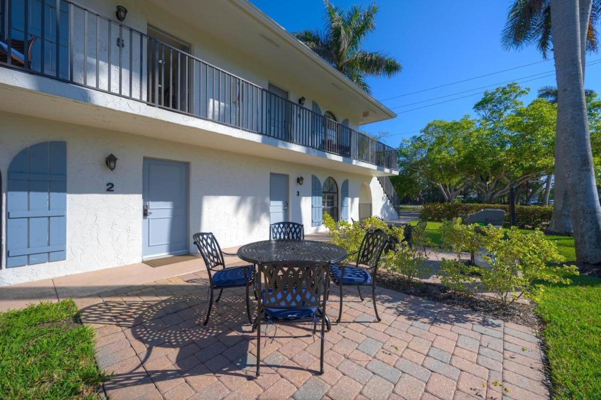 LeMarquis -1 BR Condo Near 5th Ave S and Gulf of Mexico, King Bed and Private Outdoor Space! Perfect Location for Dining Shopping and Exploring Naples