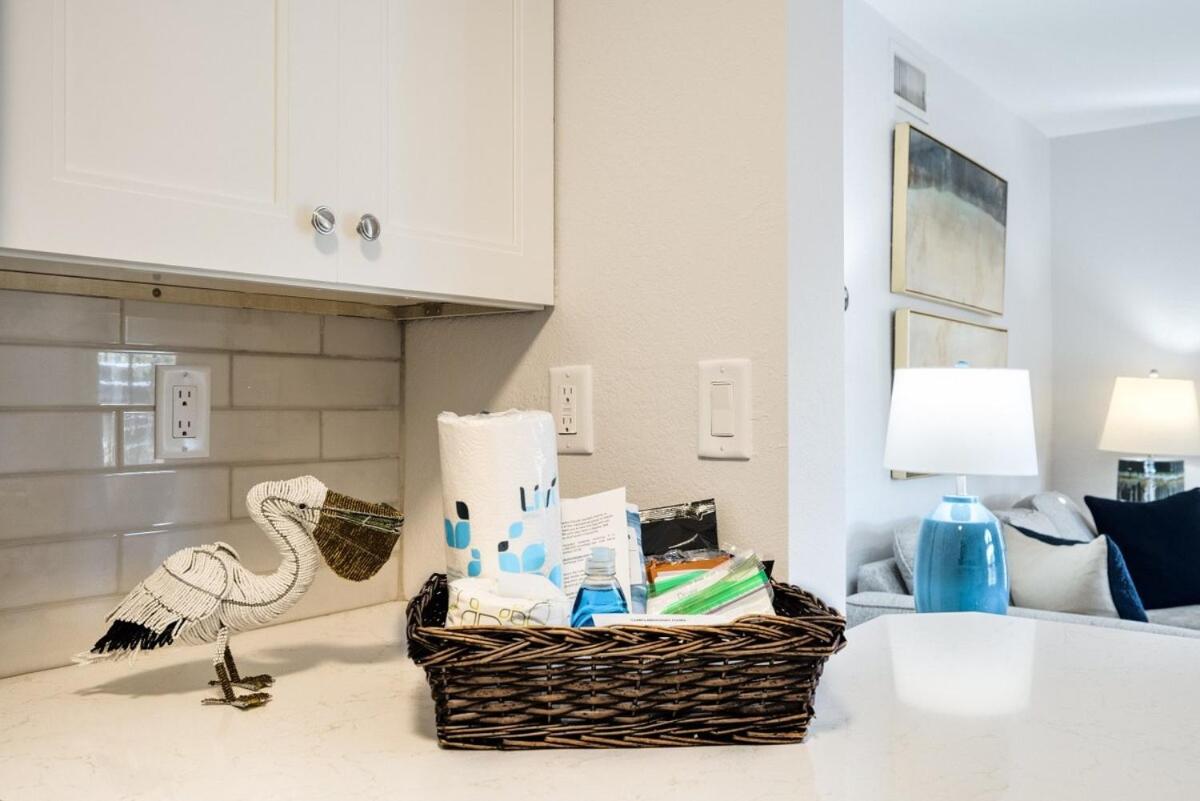 LeMarquis -1 BR Condo Near 5th Ave S and Gulf of Mexico, King Bed and Private Outdoor Space! Perfect Location for Dining Shopping and Exploring Naples
