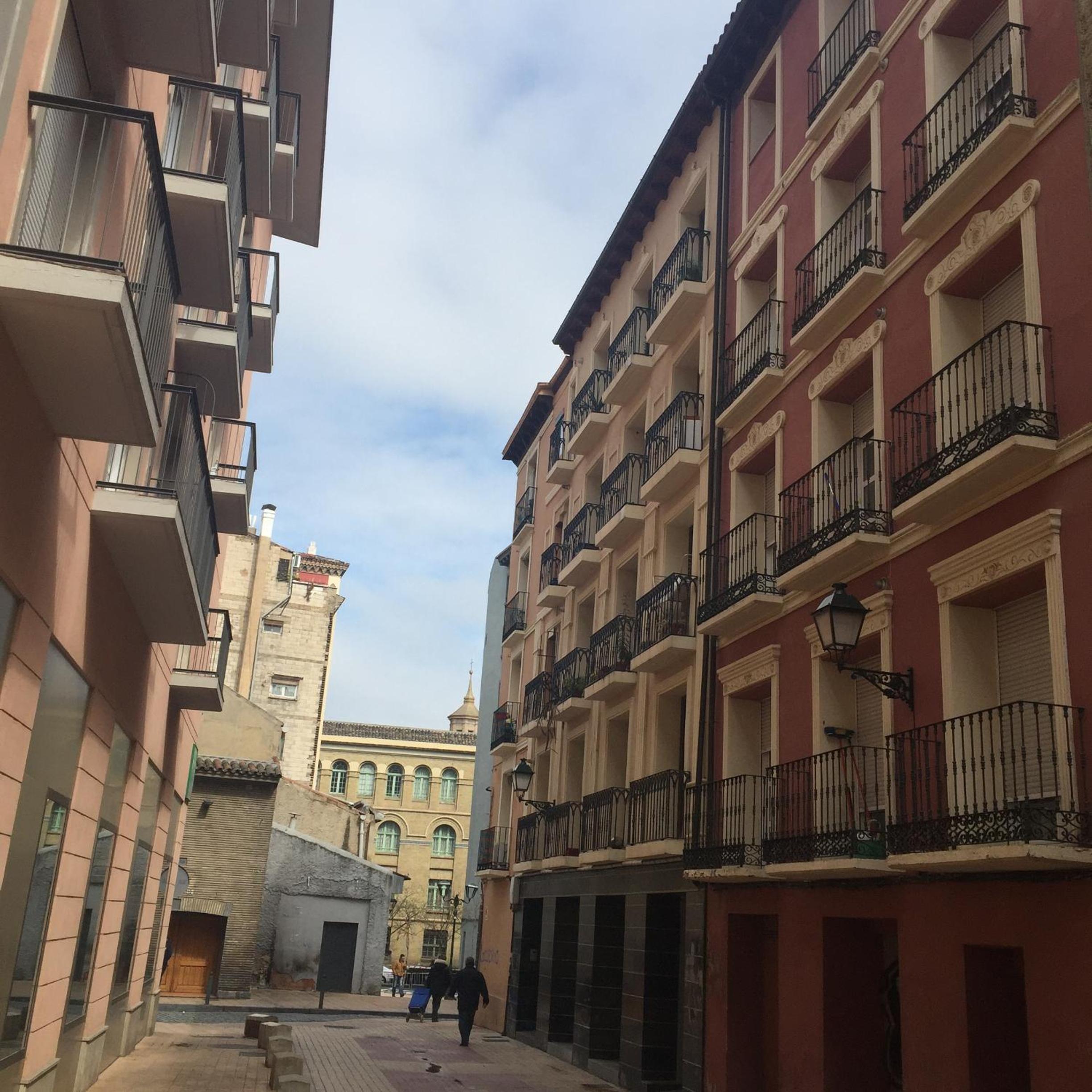 Apartamentos Auhabitat Zaragoza, edificio de apartamentos turísticos