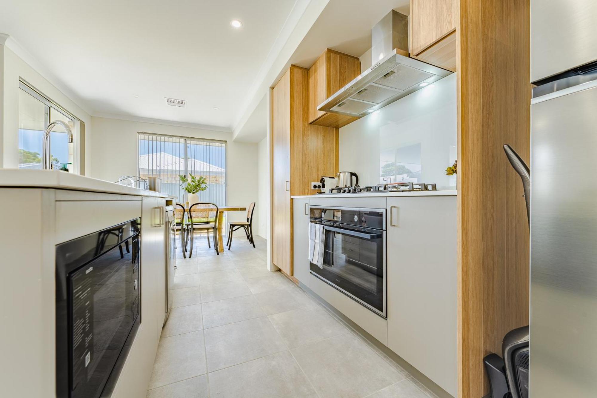 Bright & Airy 3-Bed House Near Rockingham Beach