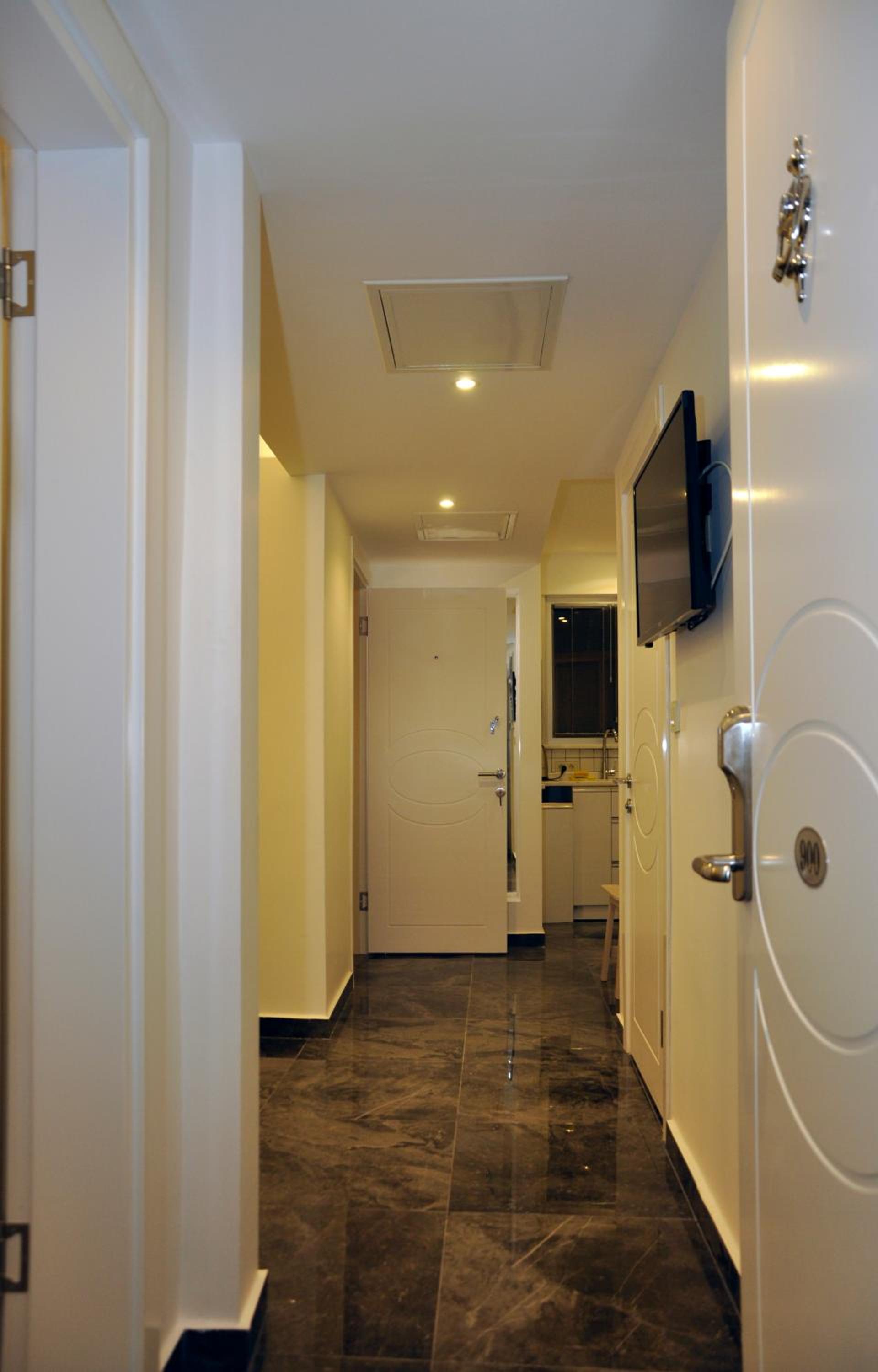 BGuest Hotel & Residence