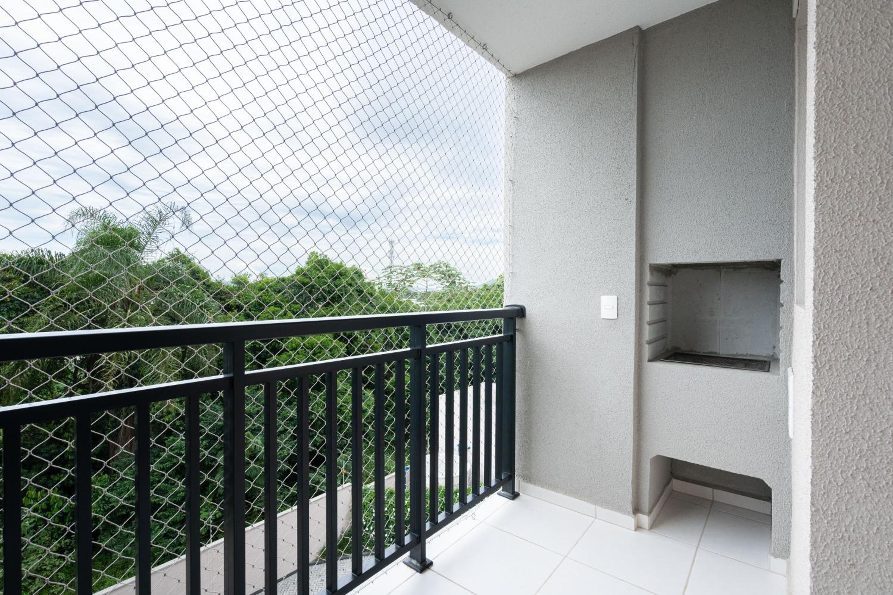 Apartamentos a 150 M DA PRAIA com SACADA, WI-FI, PISCINA, PORTARIA 24h, PLAYGROUND e vaga de GARAGEM