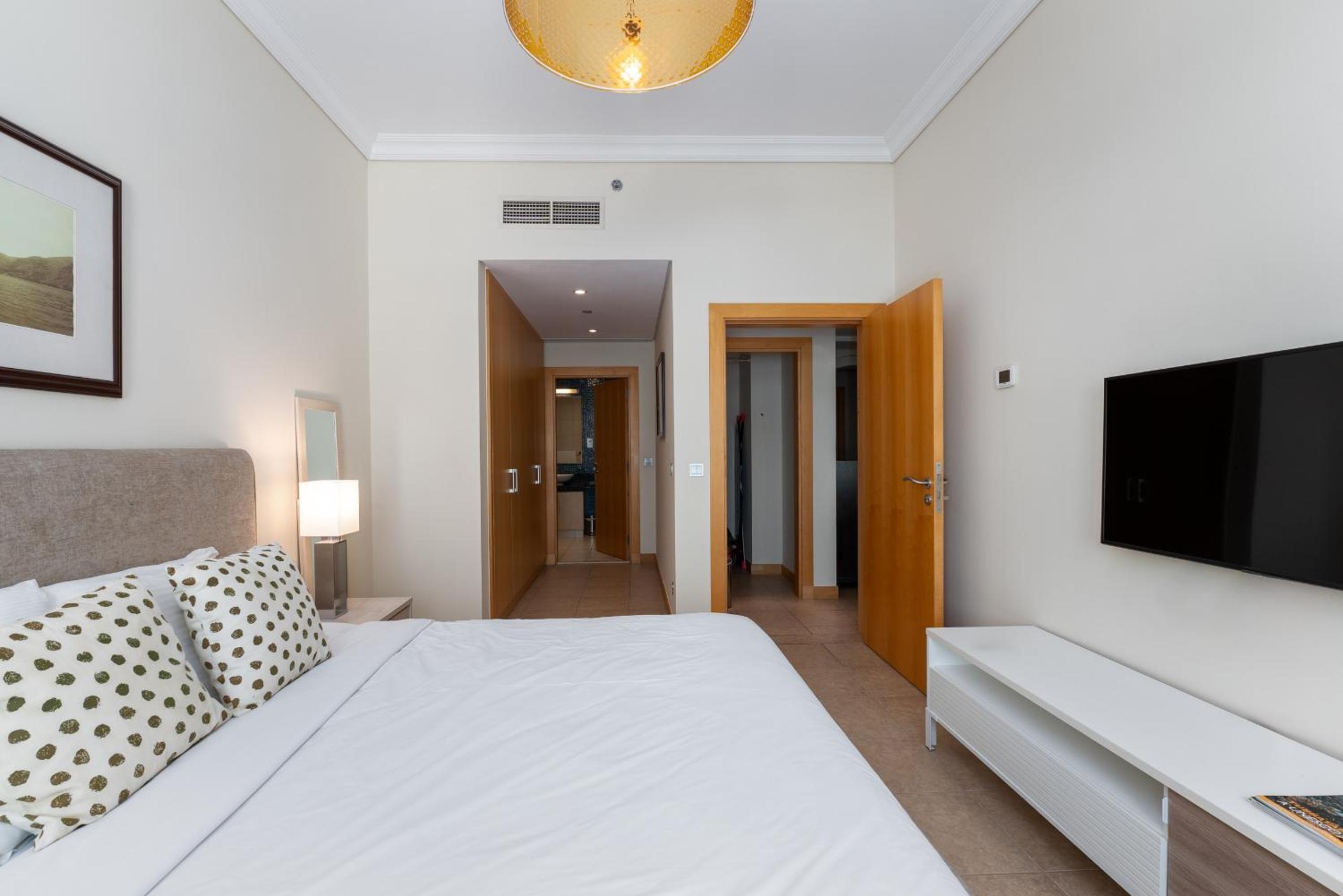 Shoreline 7, Palm Jumeirah - Mint Stay