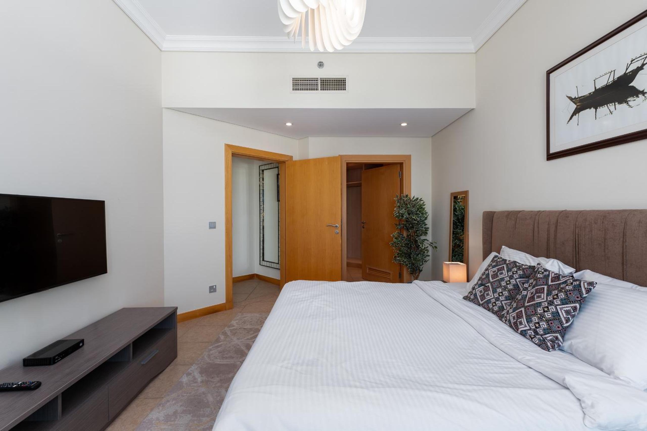 Shoreline 7, Palm Jumeirah - Mint Stay