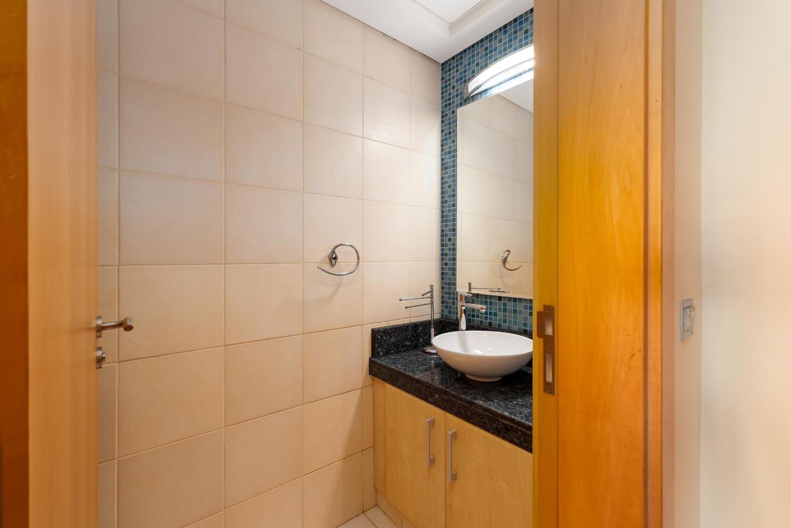 Shoreline 7, Palm Jumeirah - Mint Stay