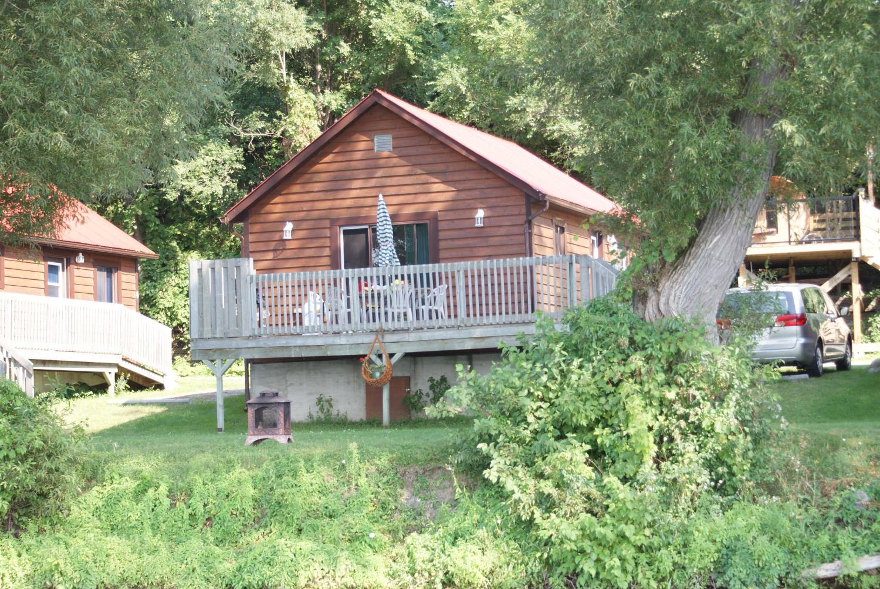 Sandy Shore Cottages Luxury Resort on Rice Lake