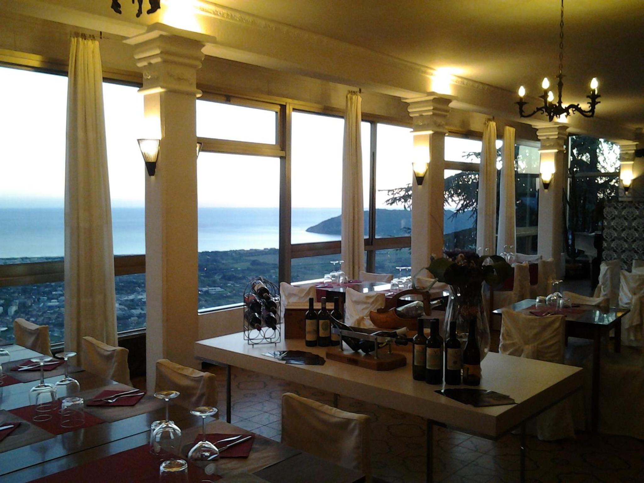 restaurant