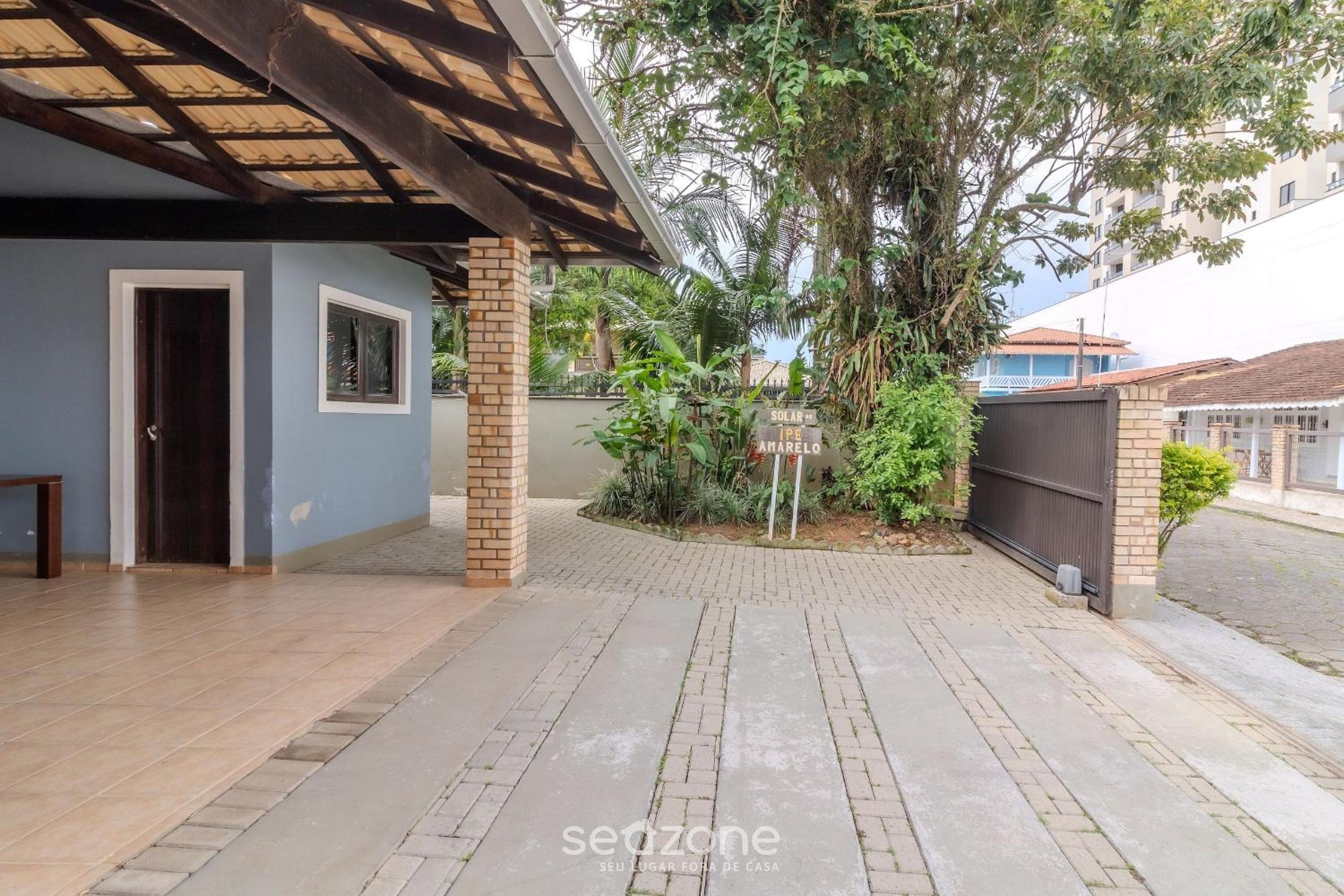 3BR House w/ BBQ 350m beach RST0206
