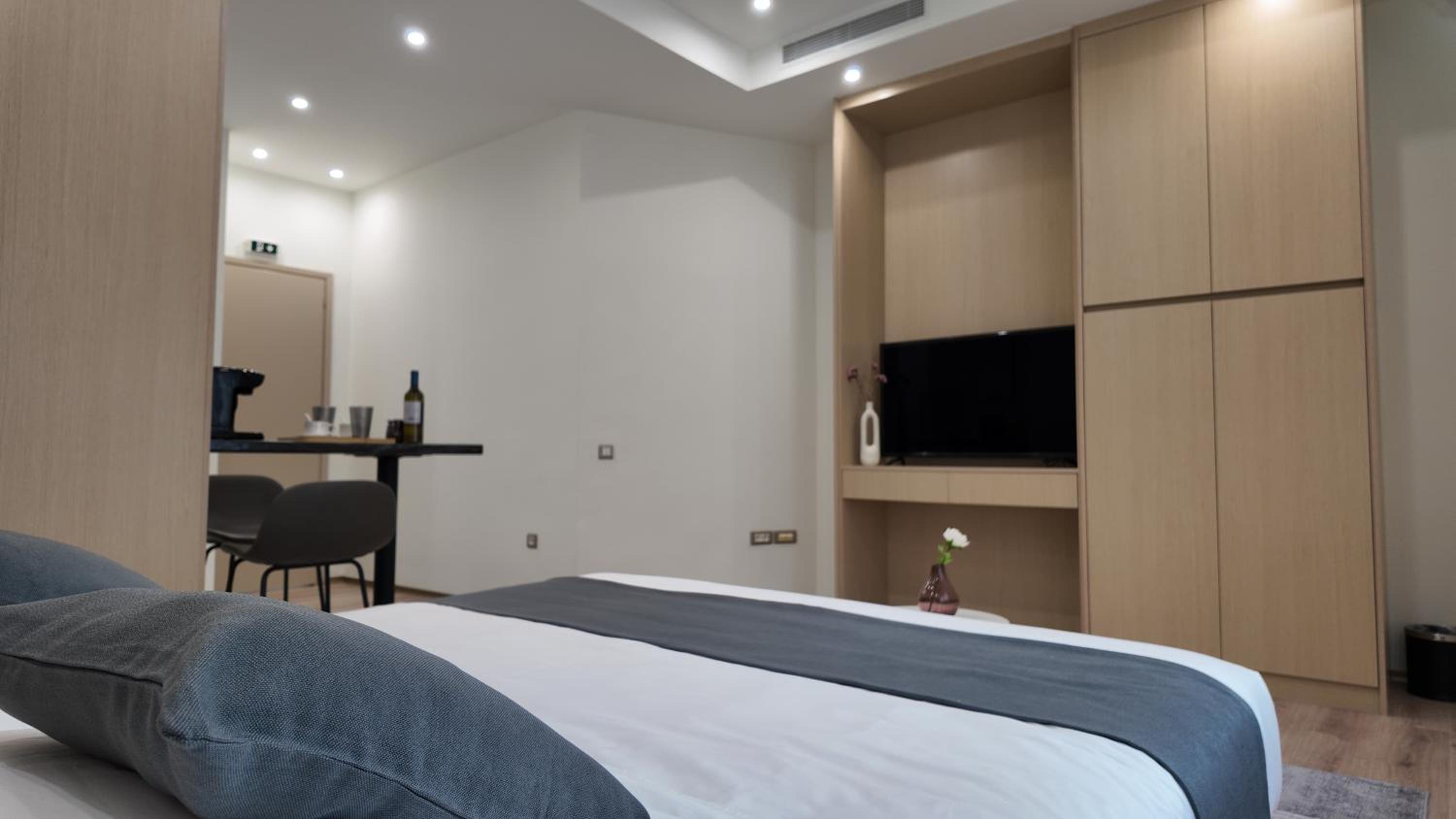 CC LUX Suites in Piraeus Port