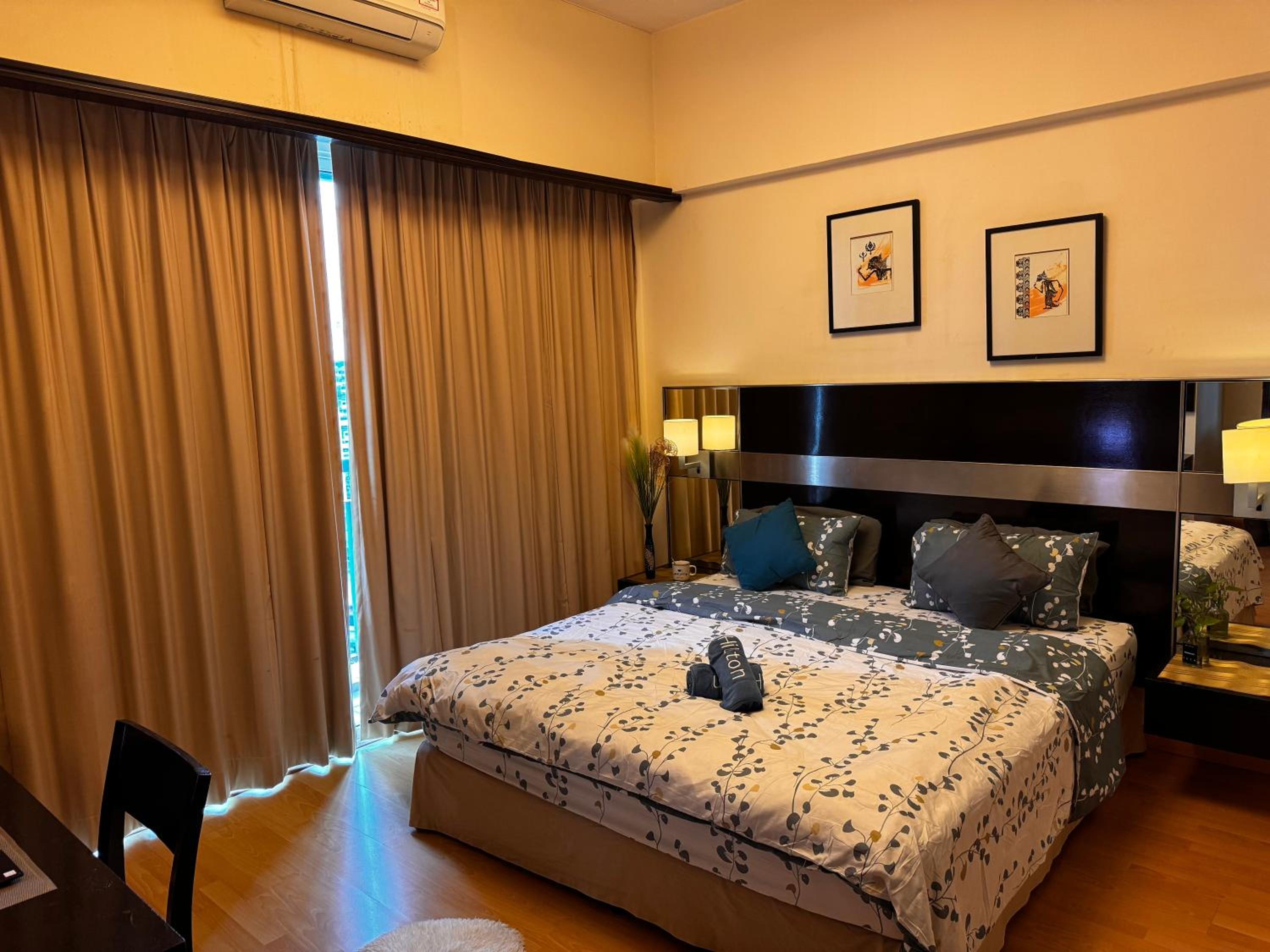 126 Bukit Ceylon 5 minutes KLCC Jalan Alor Pavilion Bukit Bintang 2R2B 8Pax
