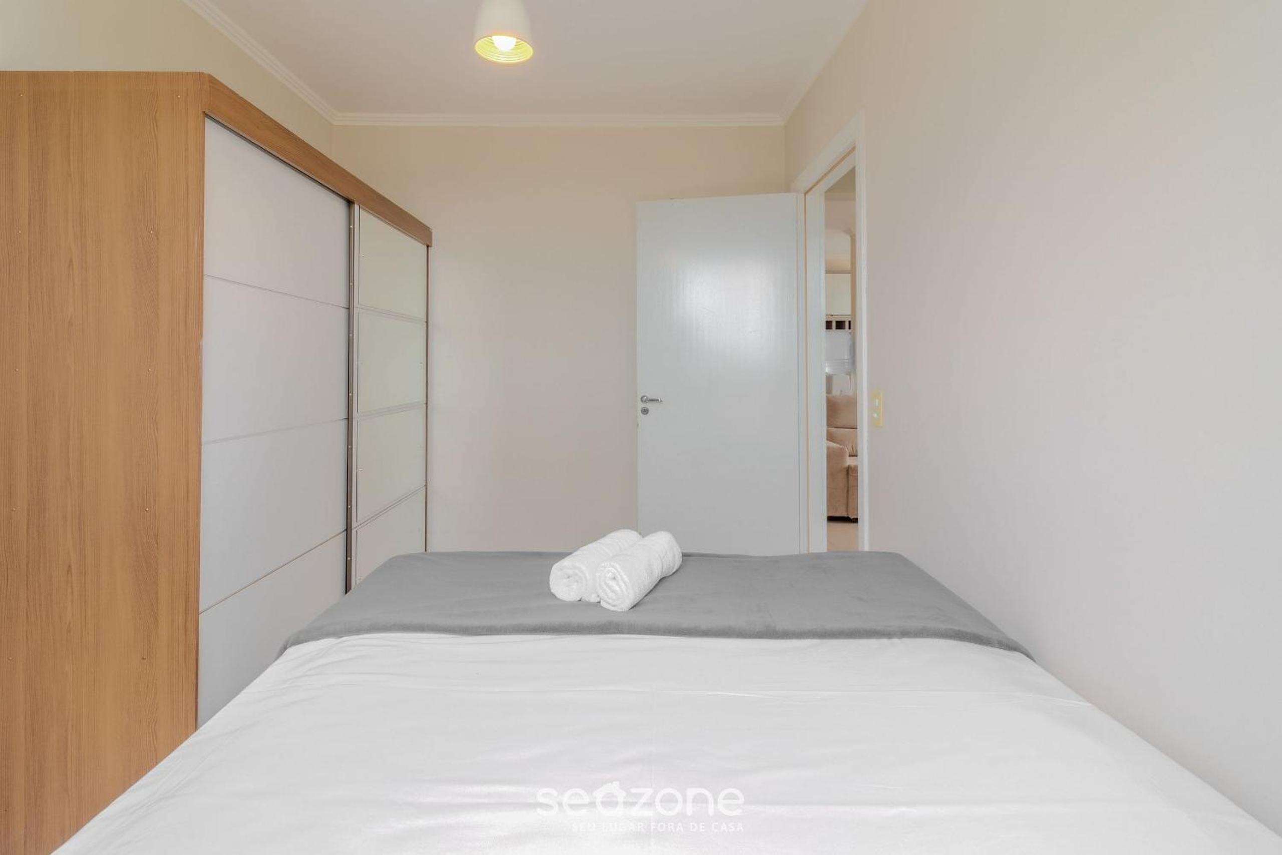 Building with a pool 400m from Beach - LEA