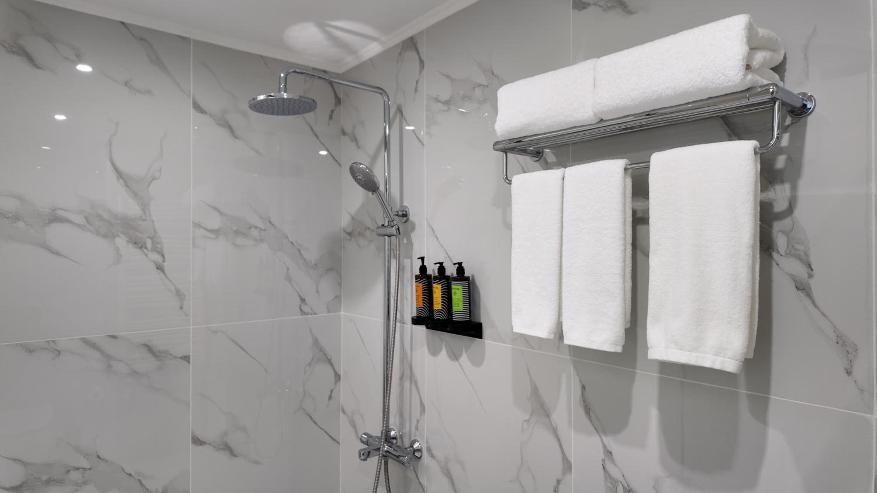 CC LUX Suites in Piraeus Port