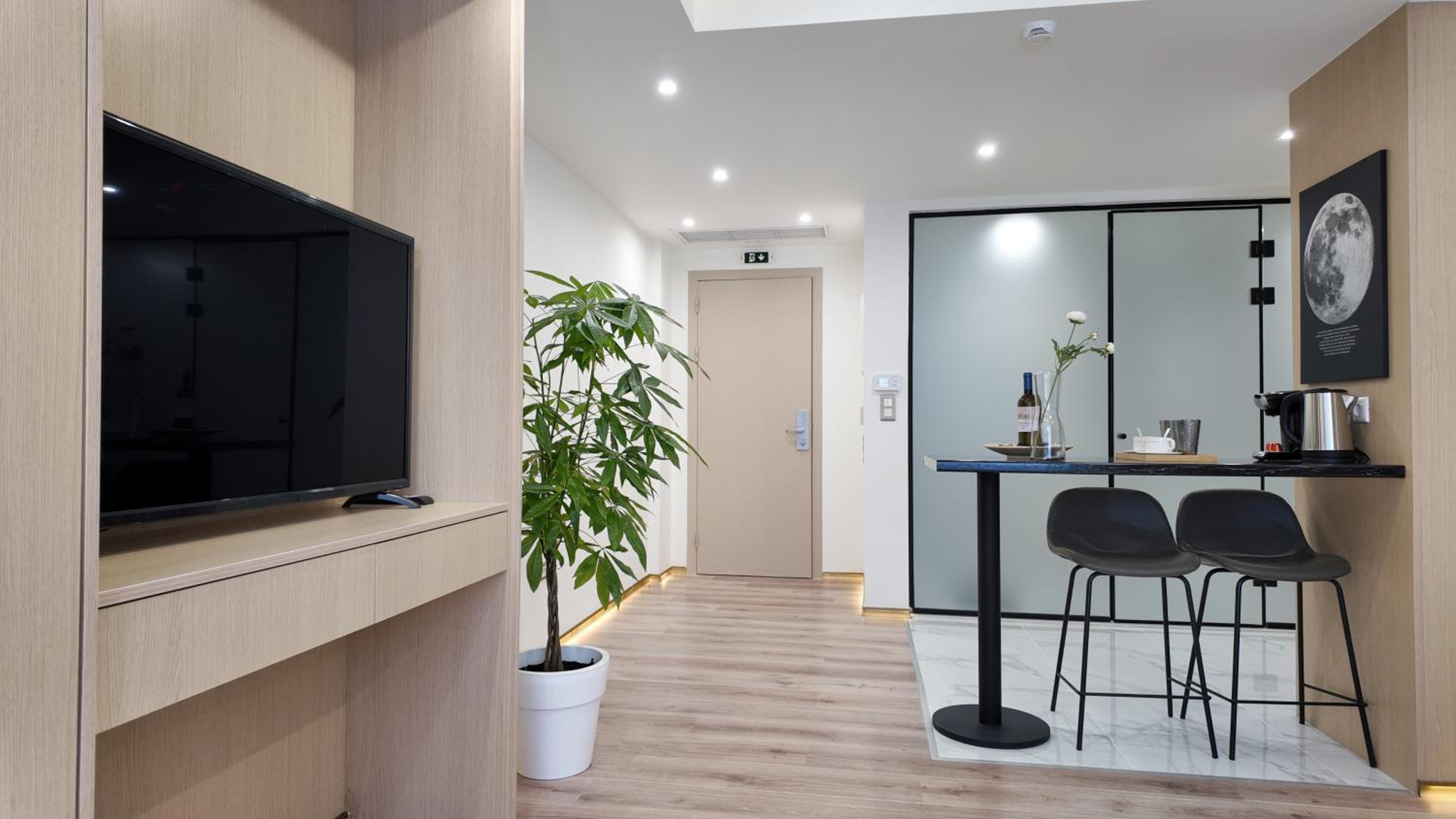 CC LUX Suites in Piraeus Port
