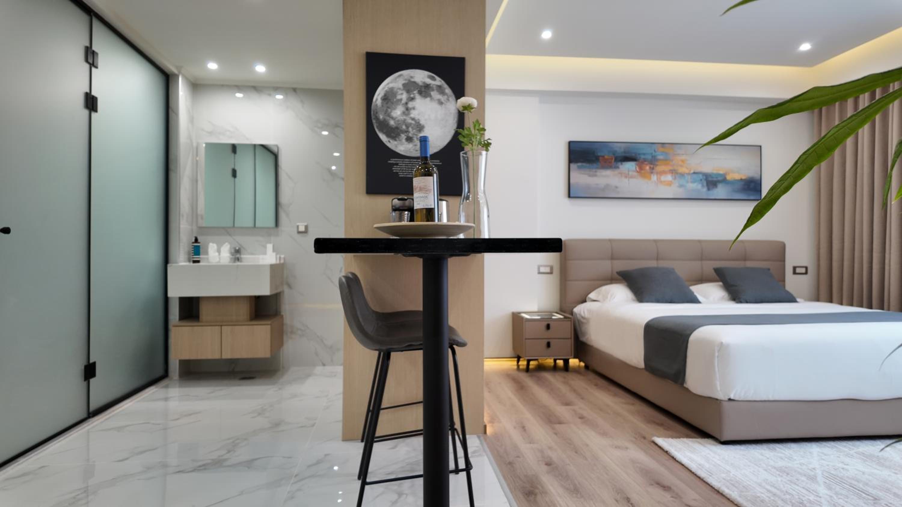 CC LUX Suites in Piraeus Port