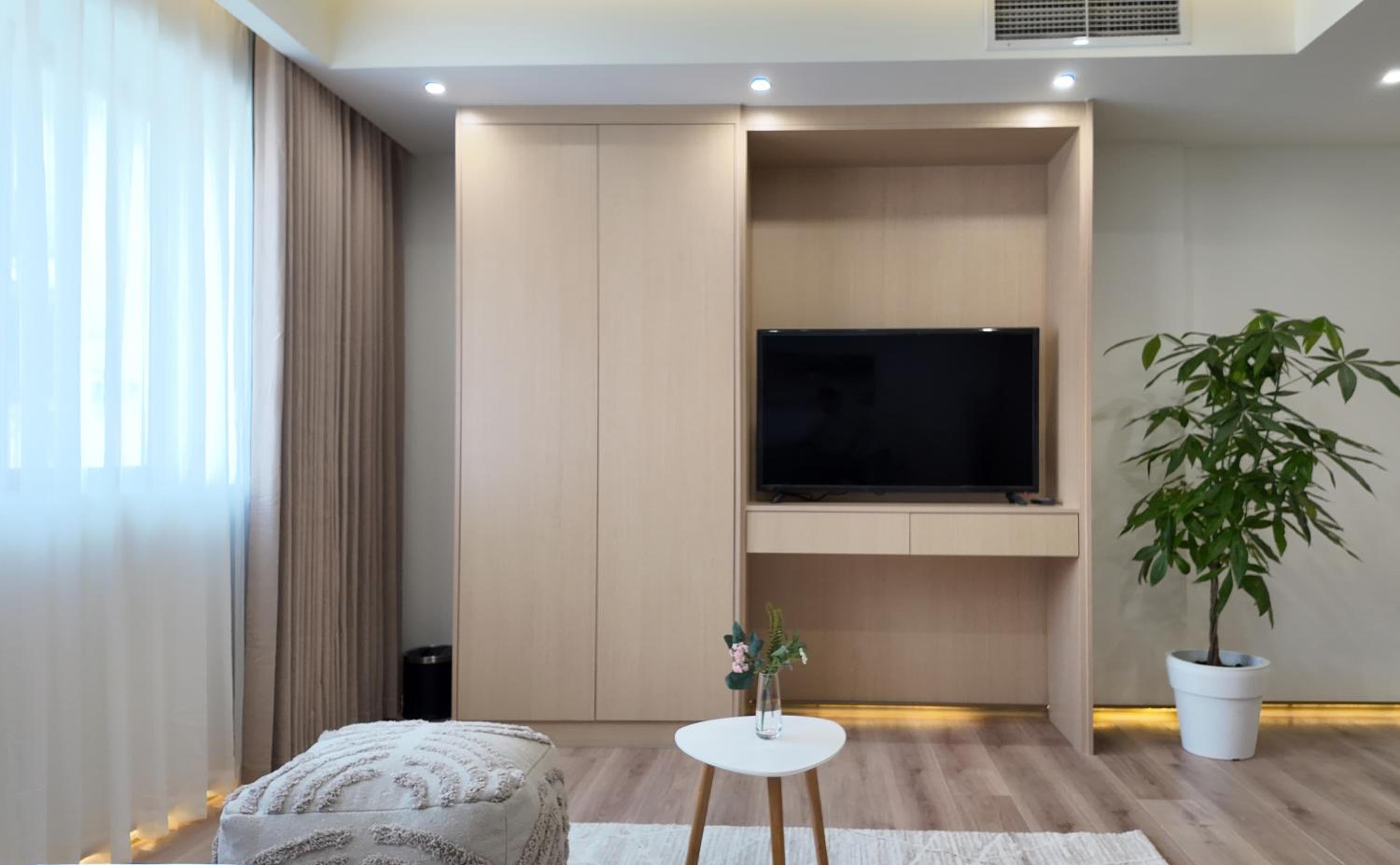 CC LUX Suites in Piraeus Port