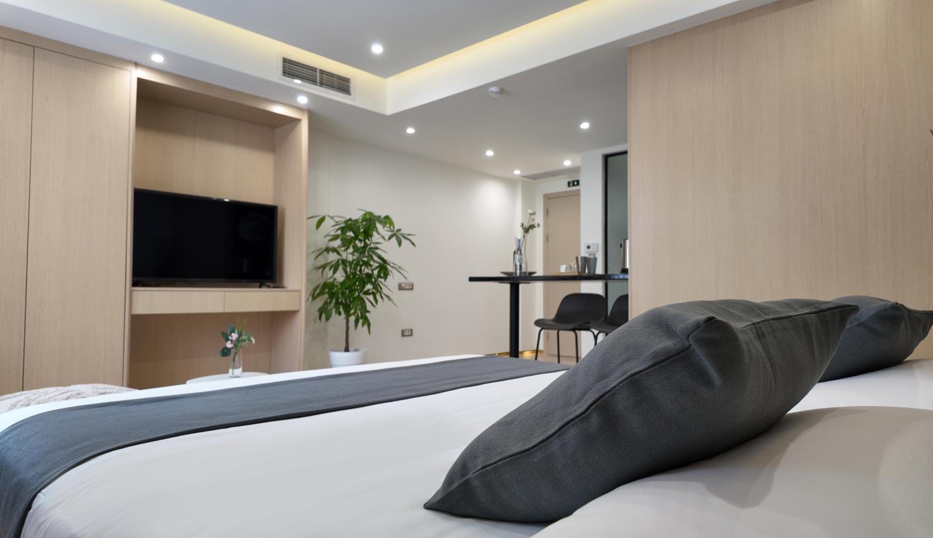 CC LUX Suites in Piraeus Port