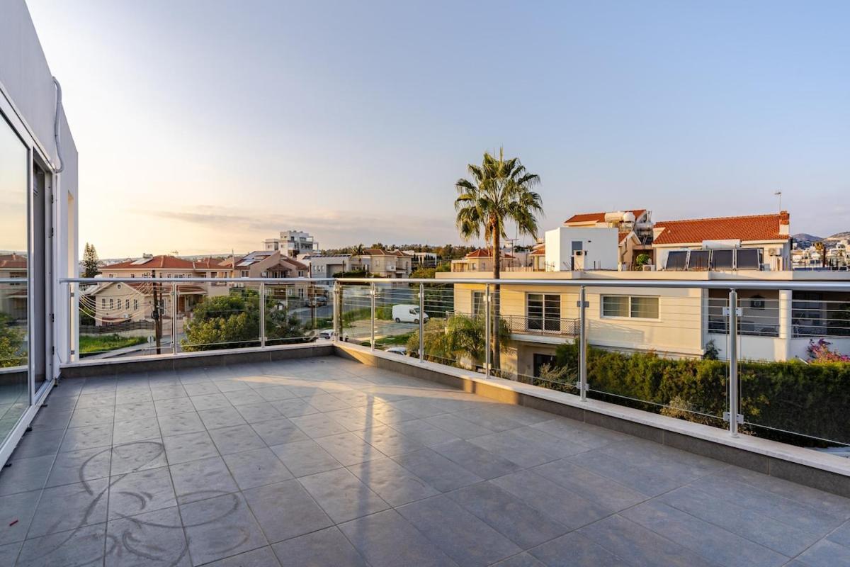 Penthouse with outdoor hottub