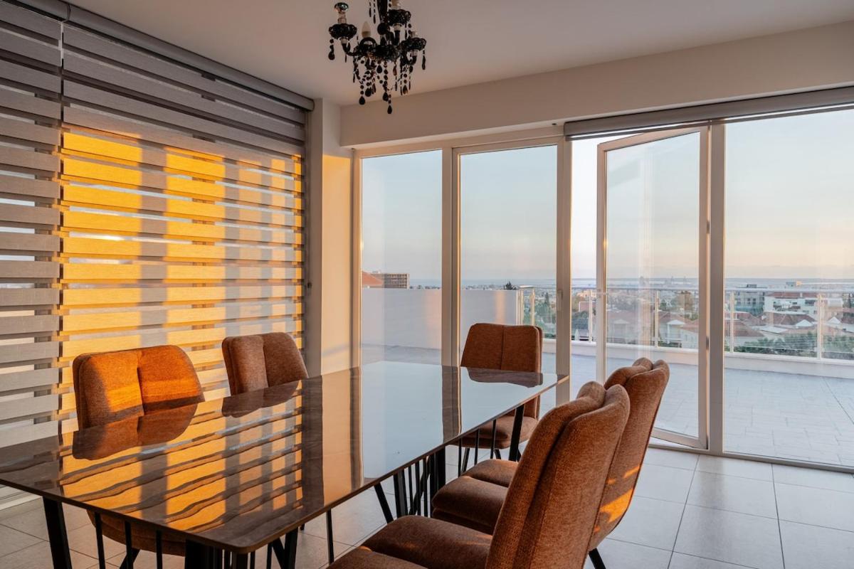 Penthouse with outdoor hottub