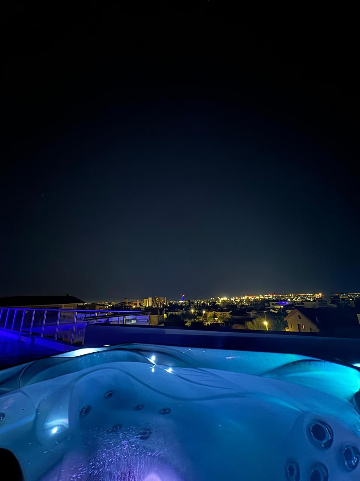 Penthouse with outdoor hottub