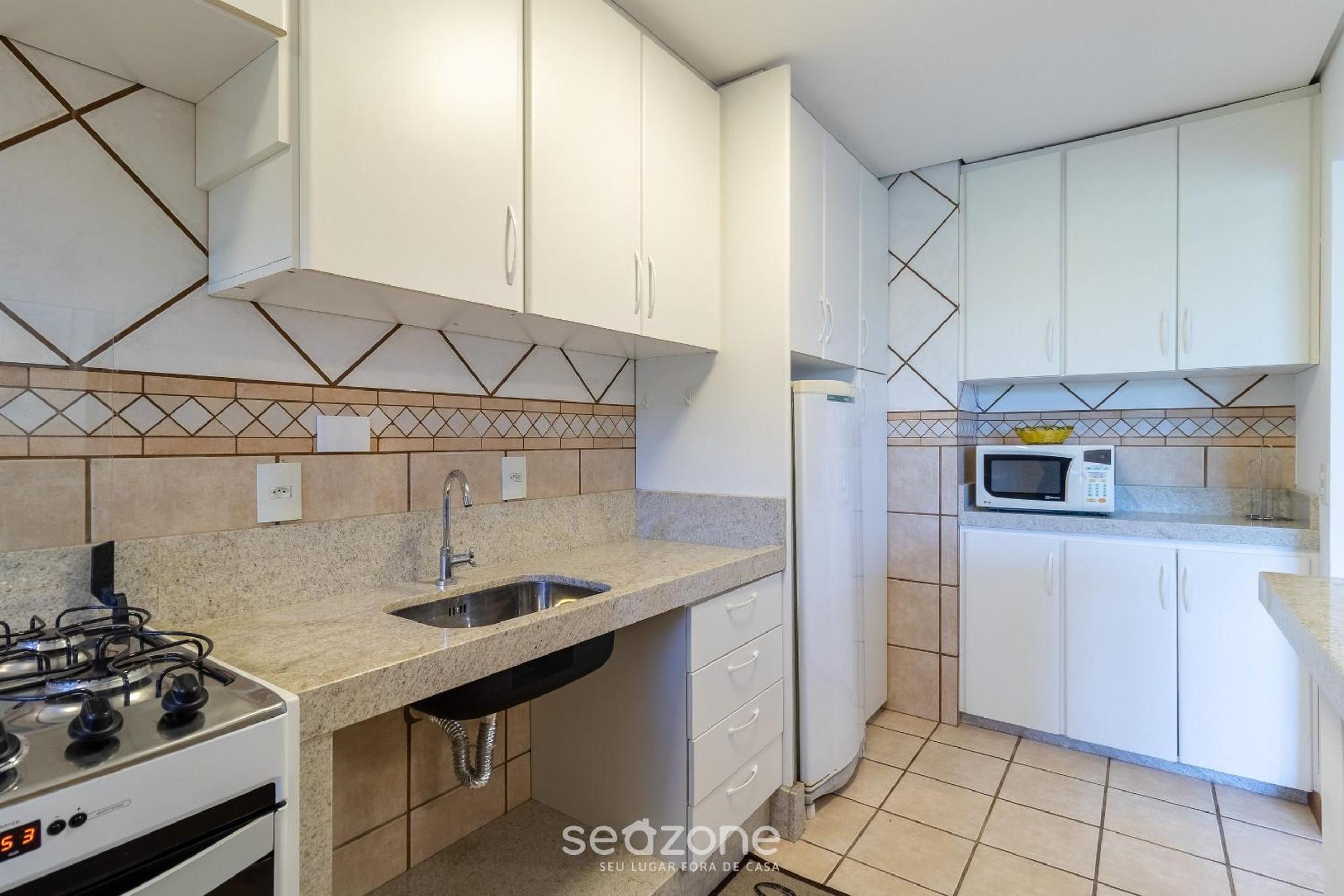 Charm and comfort 450m from the beach! CMH0202
