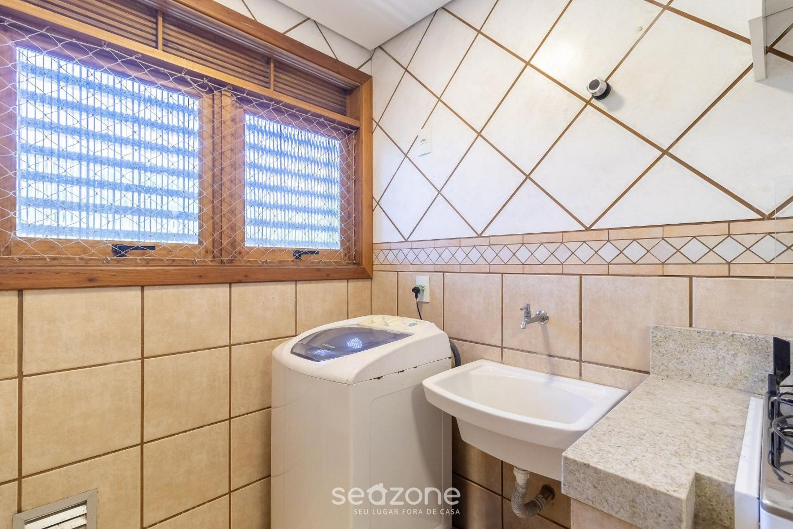Charm and comfort 450m from the beach! CMH0202
