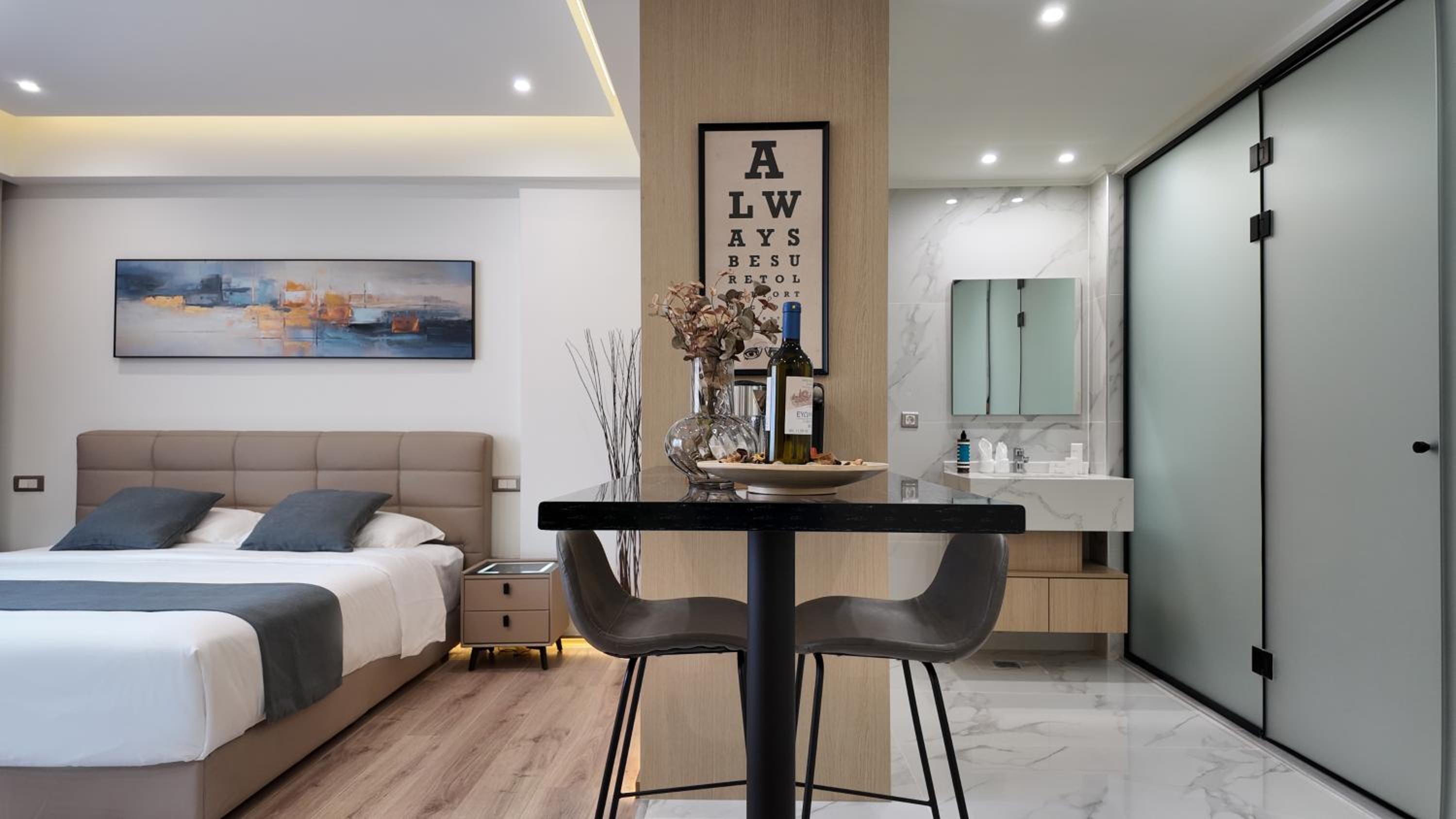 CC LUX Suites in Piraeus Port