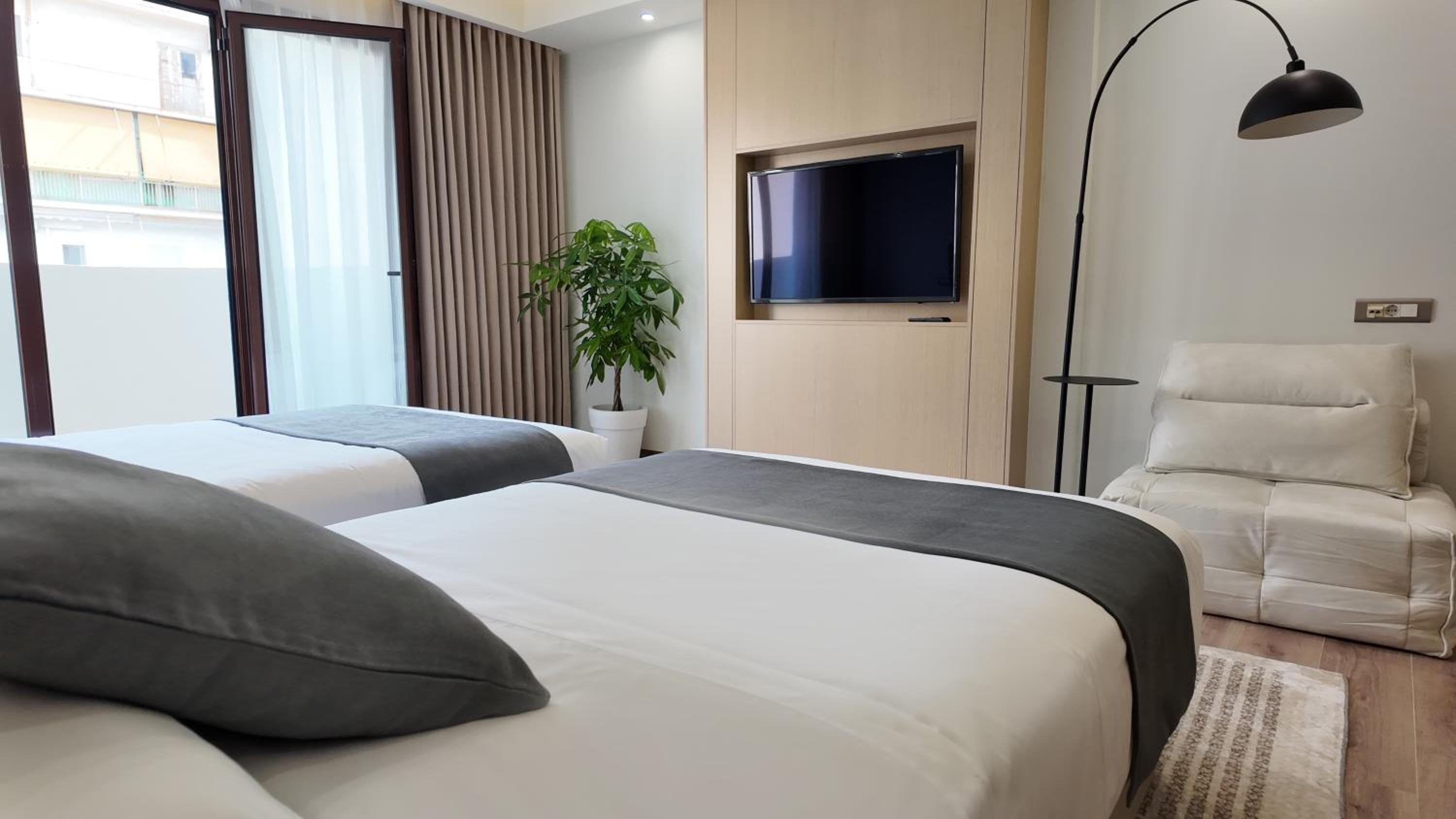 CC LUX Suites in Piraeus Port