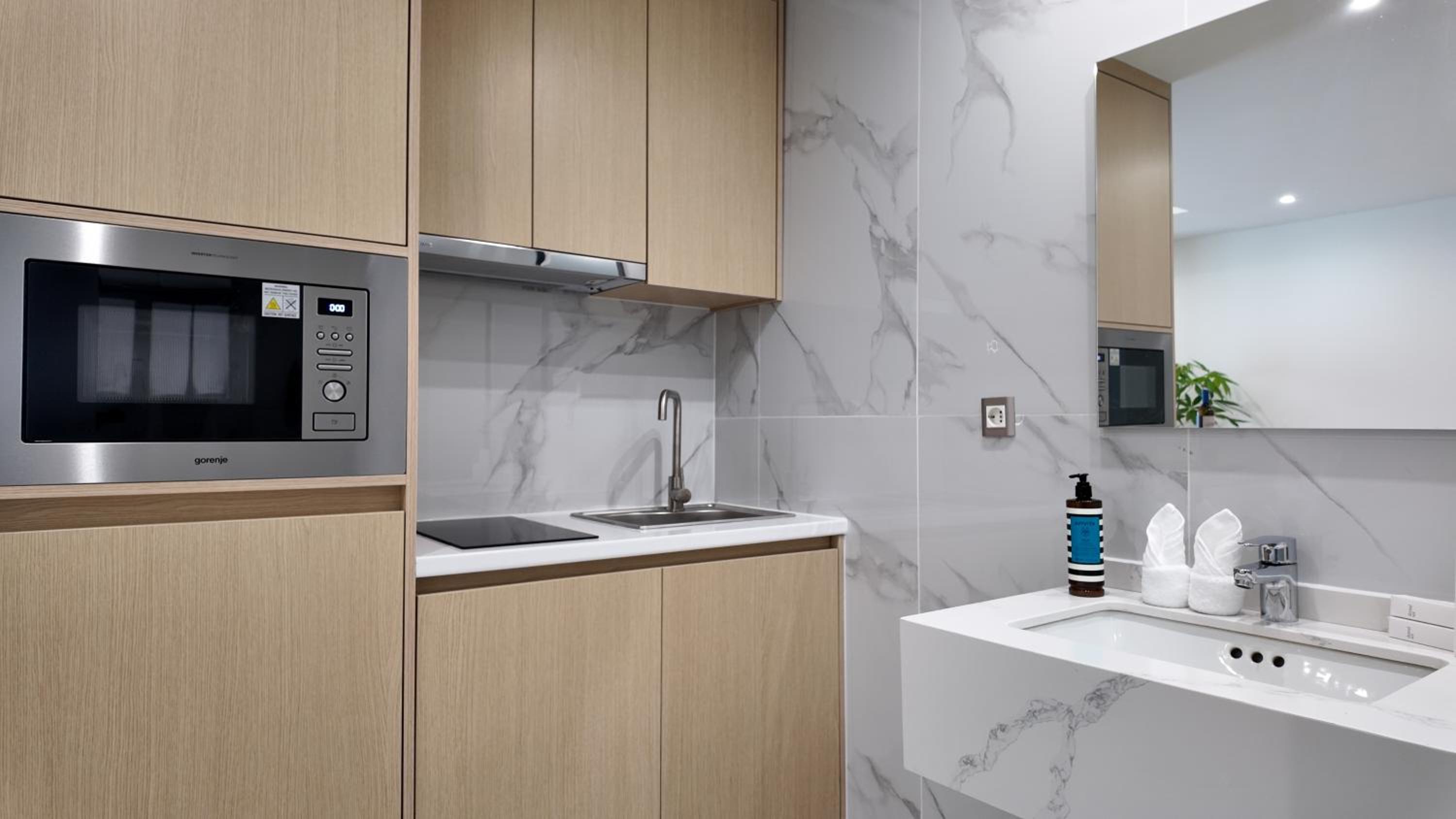 CC LUX Suites in Piraeus Port