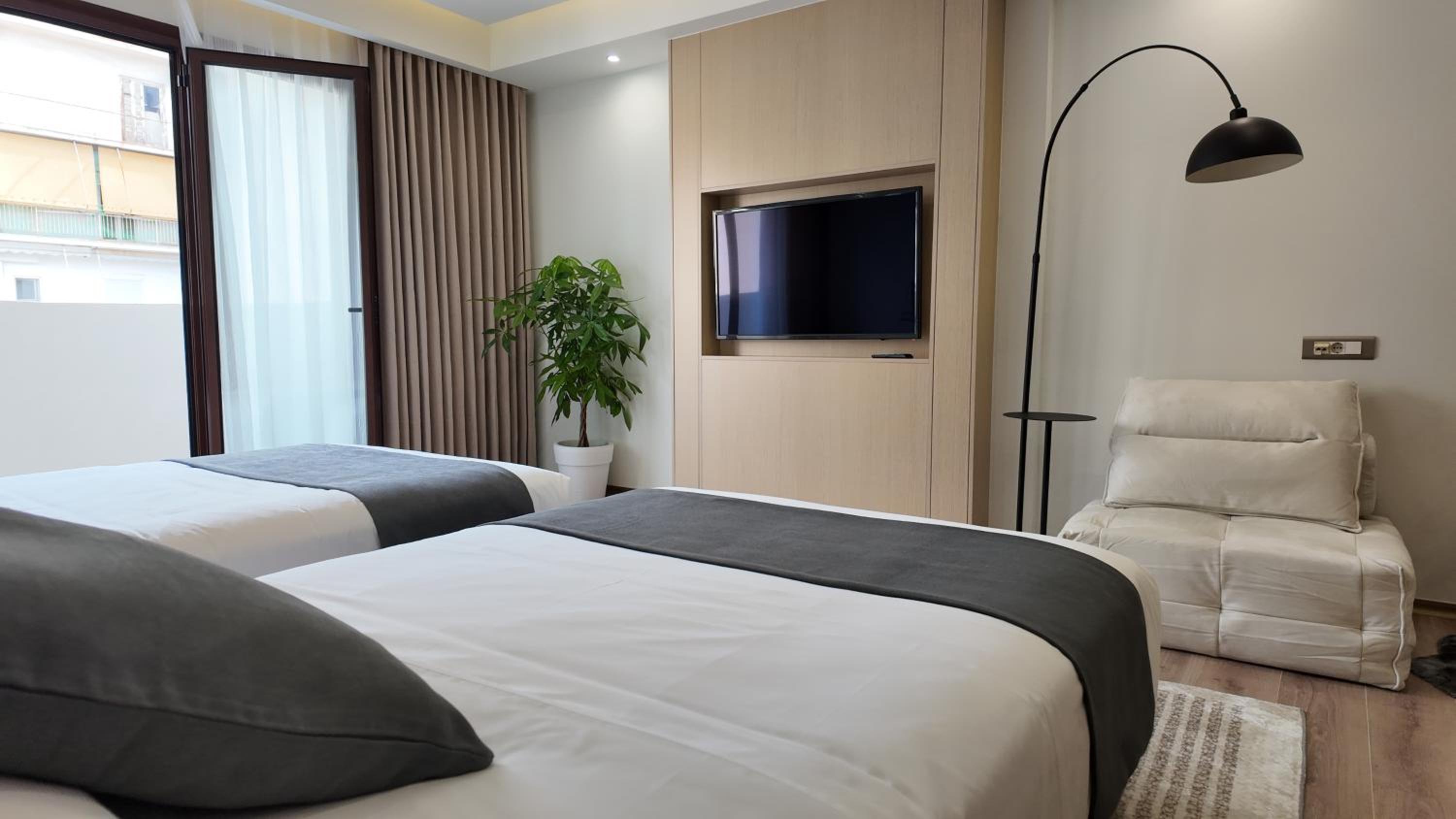 CC LUX Suites in Piraeus Port
