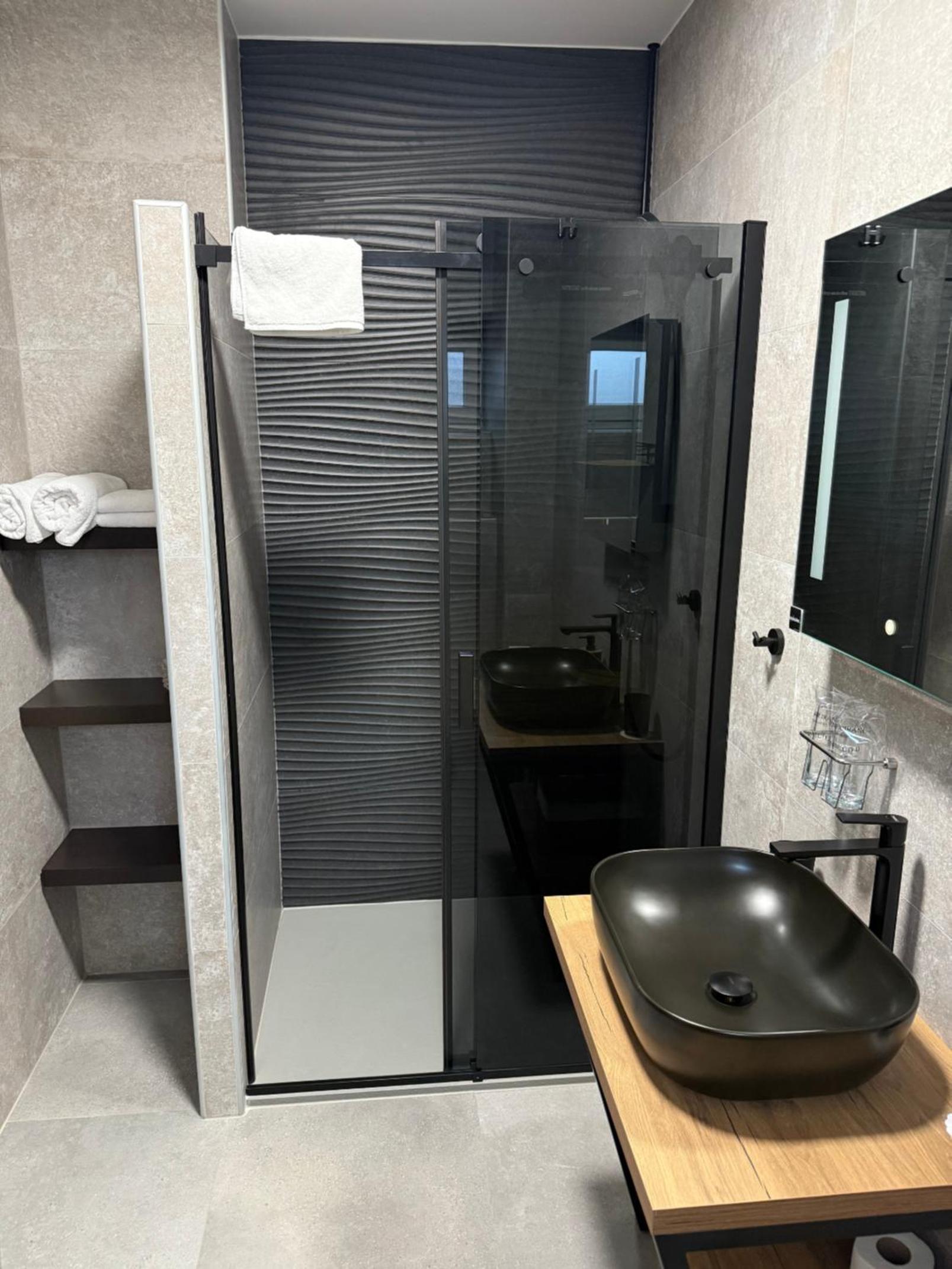 Dalma Pro Apartments - Cozy Studio & Spacious One-Bedroom Apartment - Self Check-in