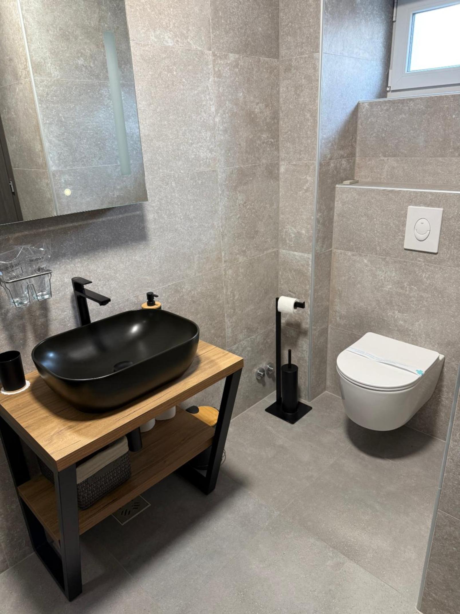 Dalma Pro Apartments - Cozy Studio & Spacious One-Bedroom Apartment - Self Check-in
