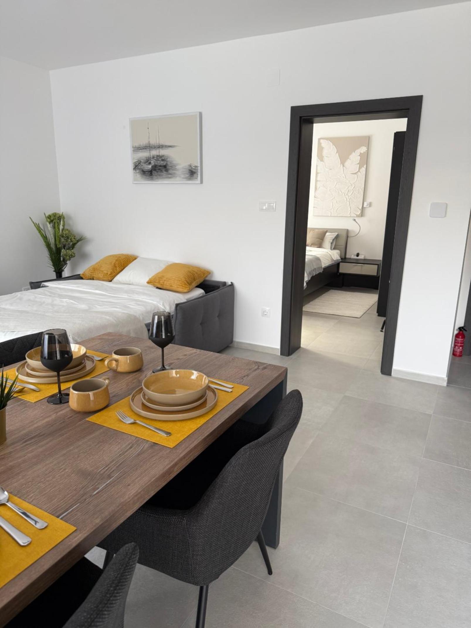 Dalma Pro Apartments - Cozy Studio & Spacious One-Bedroom Apartment - Self Check-in