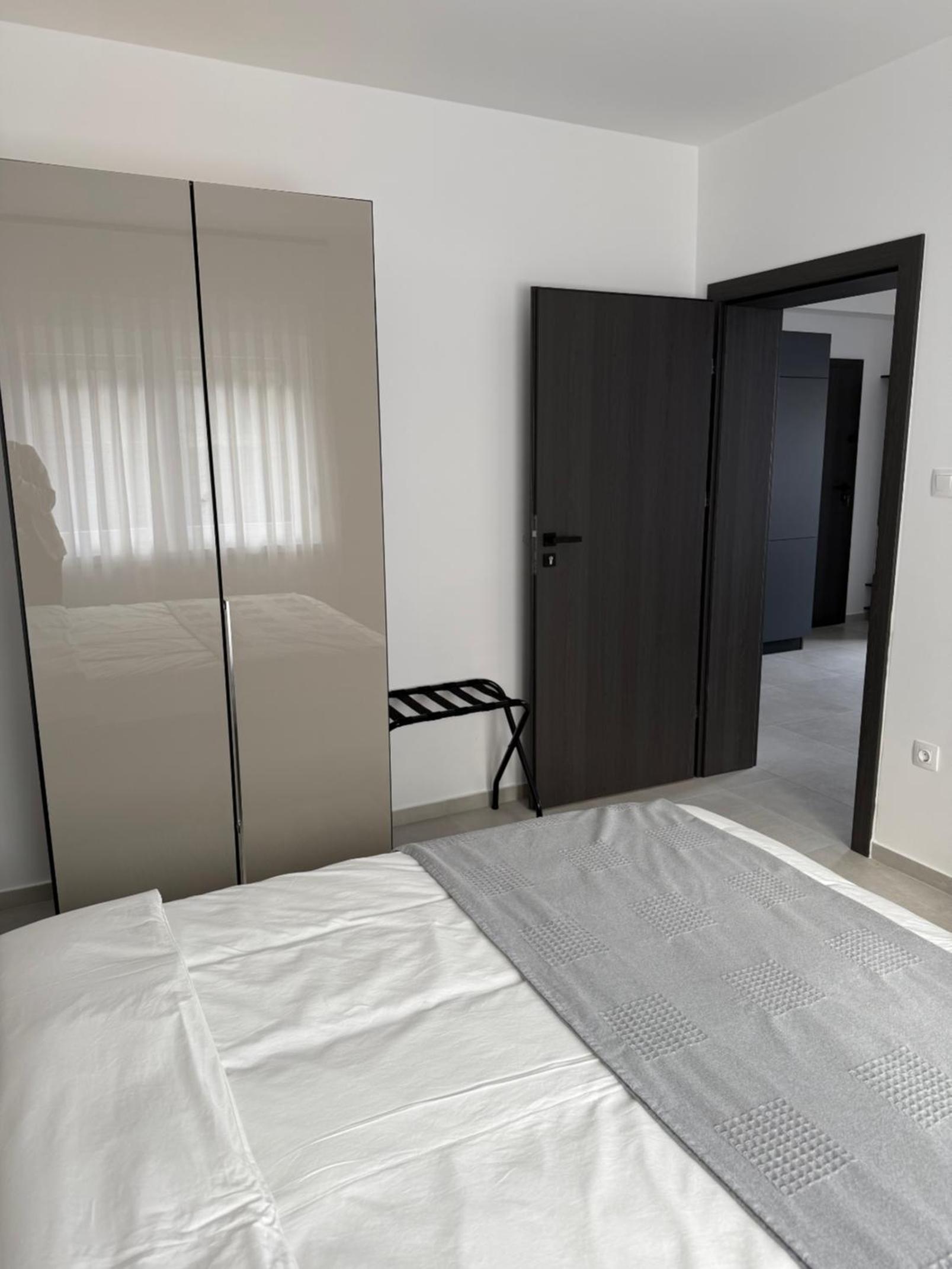 Dalma Pro Apartments - Cozy Studio & Spacious One-Bedroom Apartment - Self Check-in
