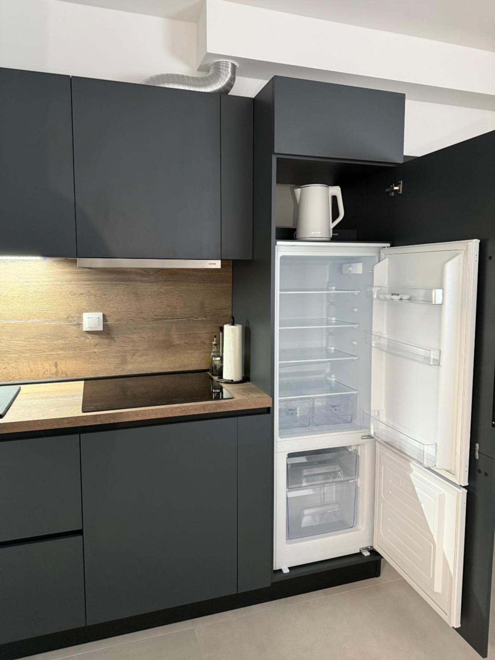 Dalma Pro Apartments - Cozy Studio & Spacious One-Bedroom Apartment - Self Check-in
