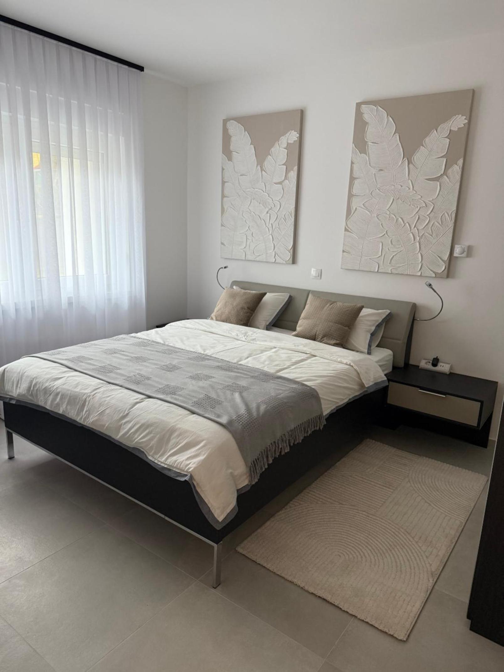 Dalma Pro Apartments - Cozy Studio & Spacious One-Bedroom Apartment - Self Check-in