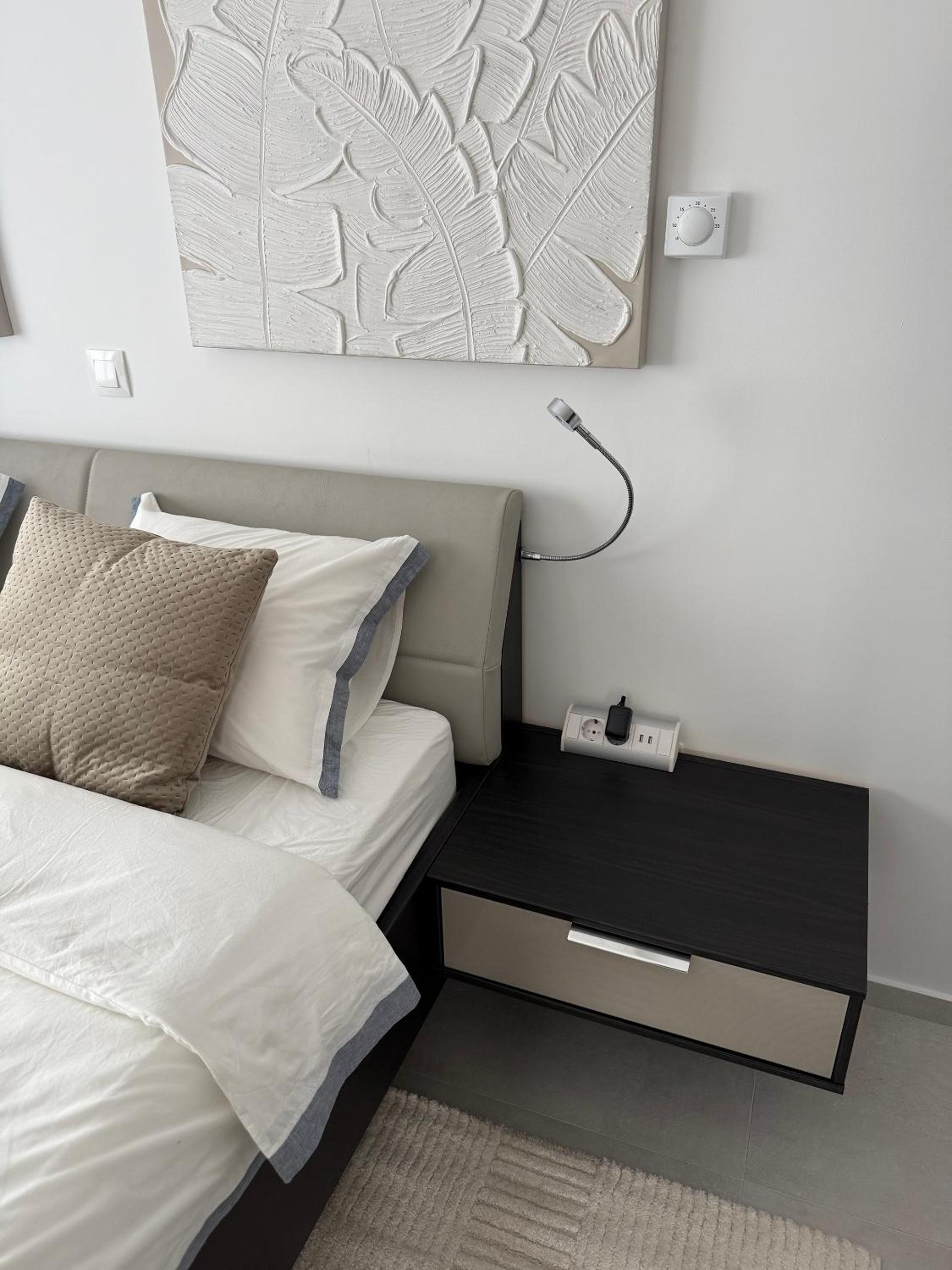 Dalma Pro Apartments - Cozy Studio & Spacious One-Bedroom Apartment - Self Check-in