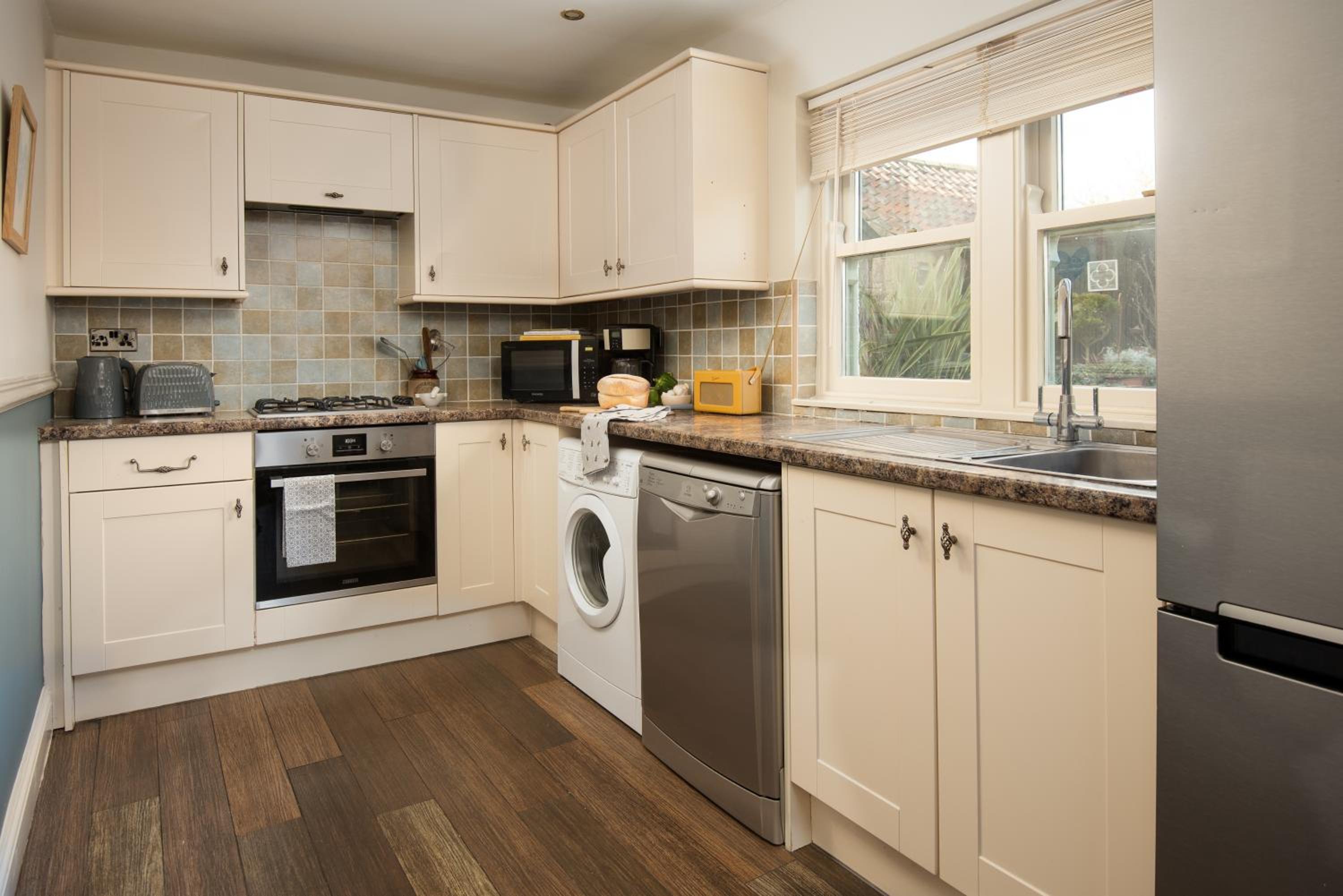 WOOL COTTAGE - Cosy Cottage Retreat with Log Fire & Tranquillity in Shilbottle