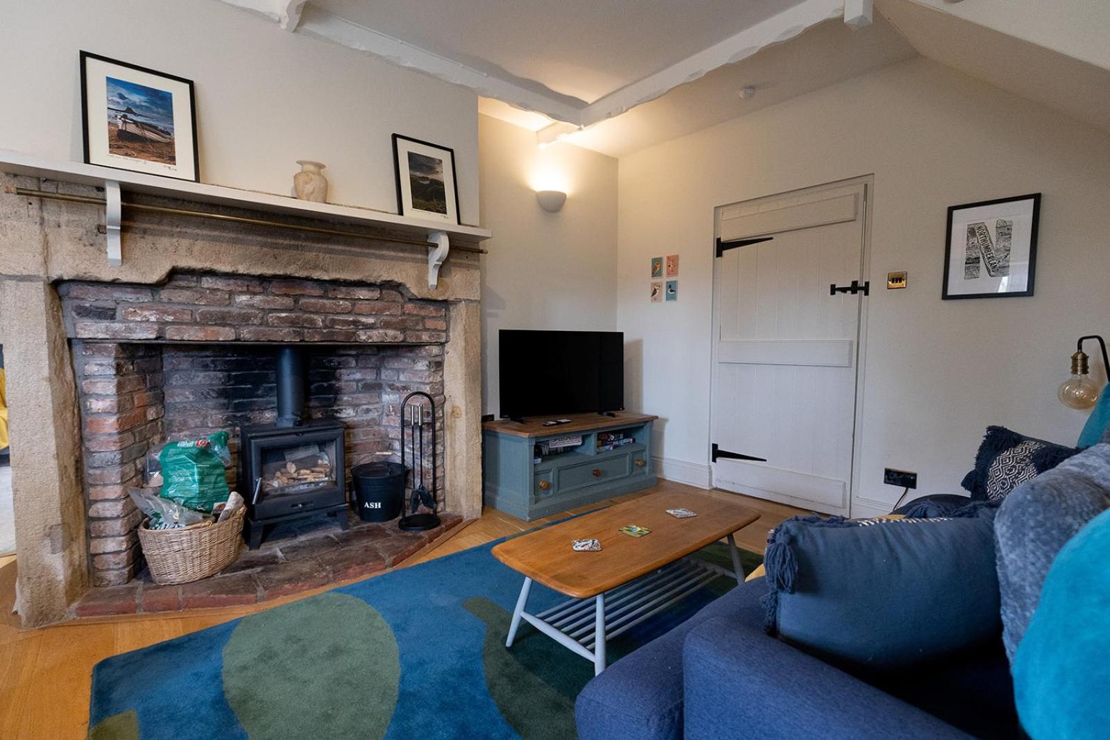 WOOL COTTAGE - Cosy Cottage Retreat with Log Fire & Tranquillity in Shilbottle